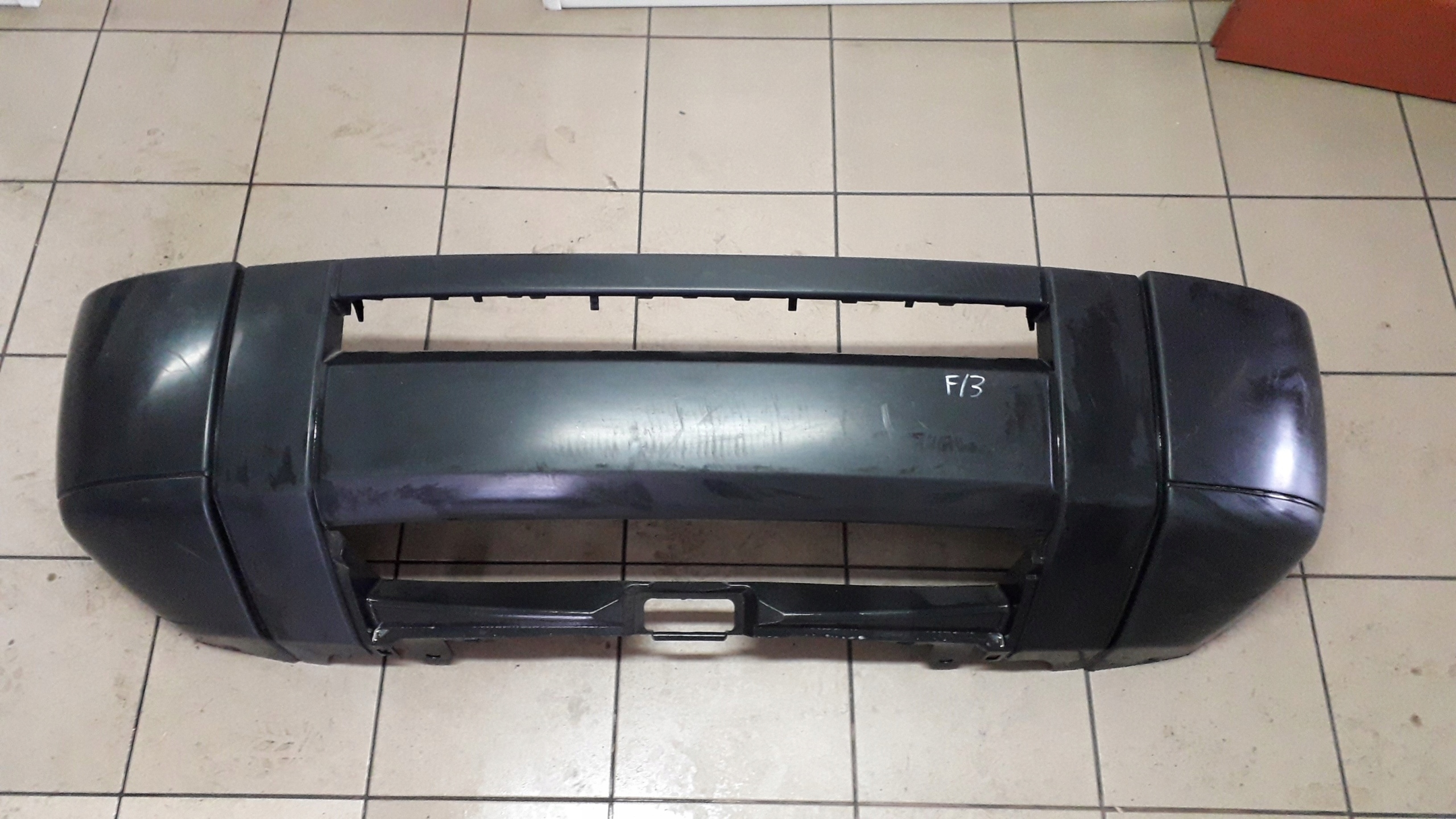 LAND ROVER DISCOVERY 3 L319 ZDERZAK PRZEDNI