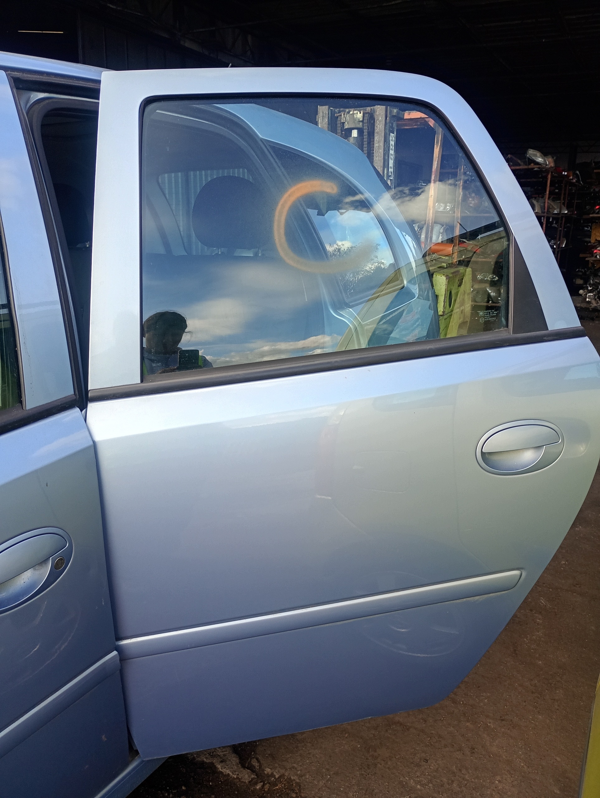 door left rear. rear part Opel Meriva A FL 03-10 code lakieru Z21C