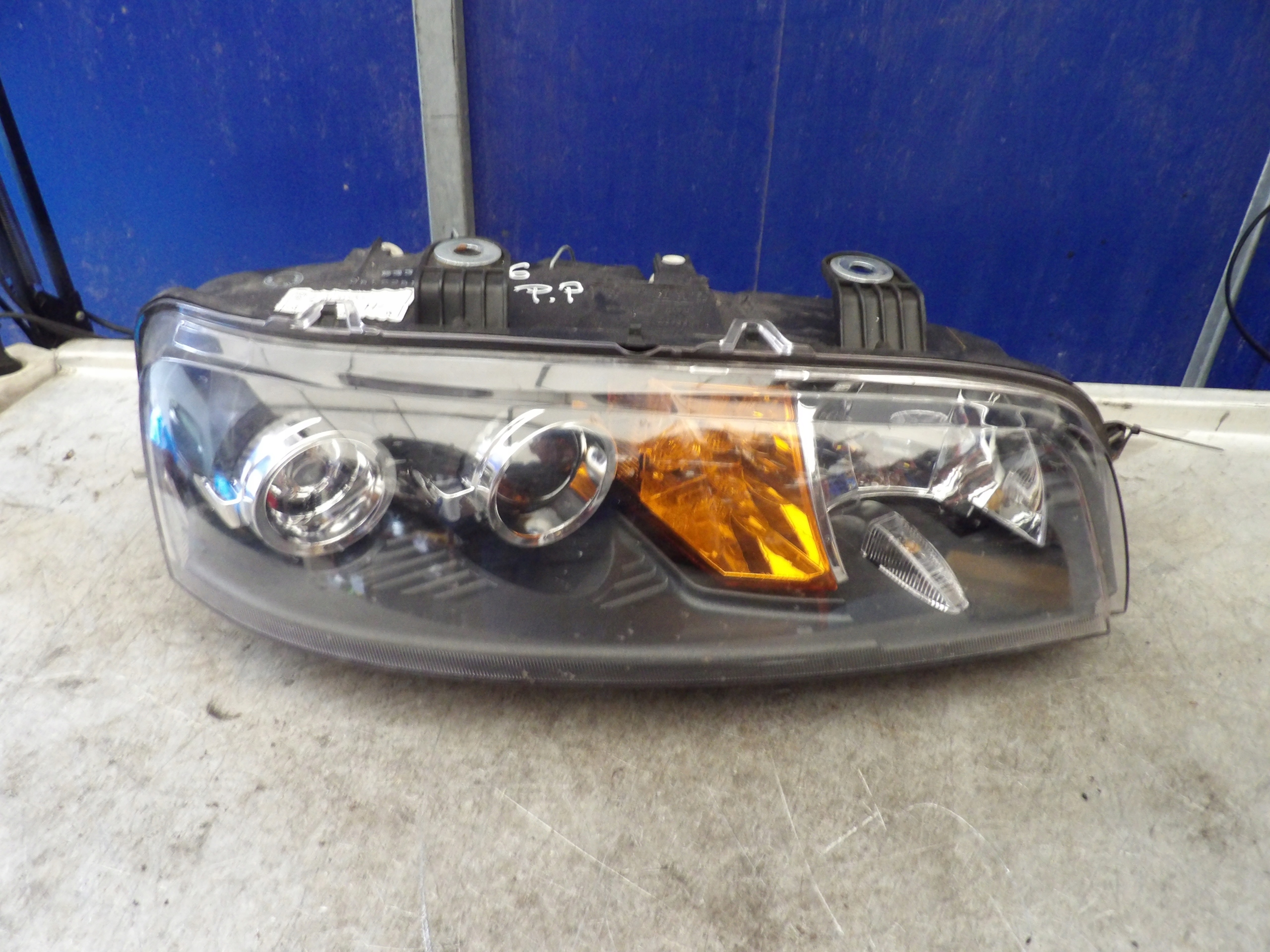 Fiat Punto II light front right