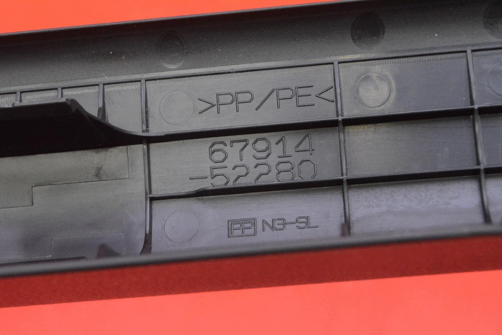 moulding threshold left front 67914-52280 TOYOTA YARIS 4 IV GR 20