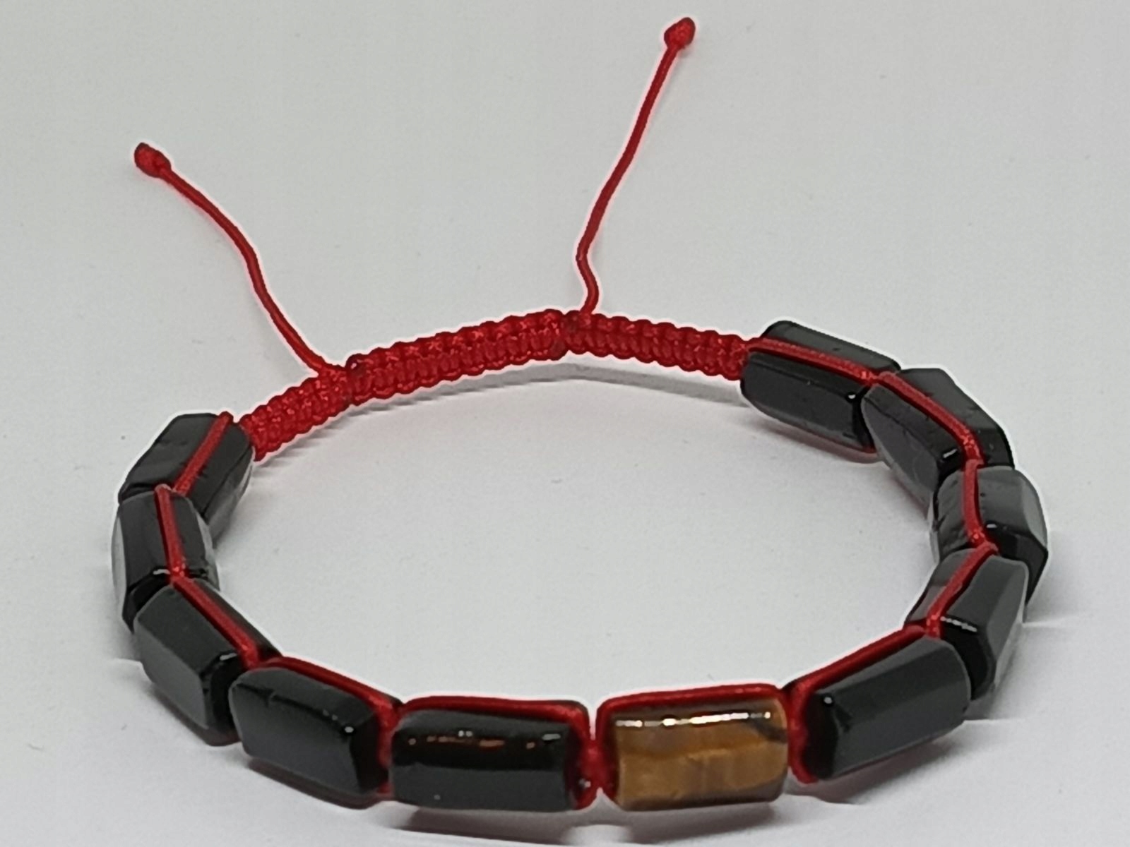 Bransoletka czarny turmalin tygrysie oko kamień naturalny czerwona nitka