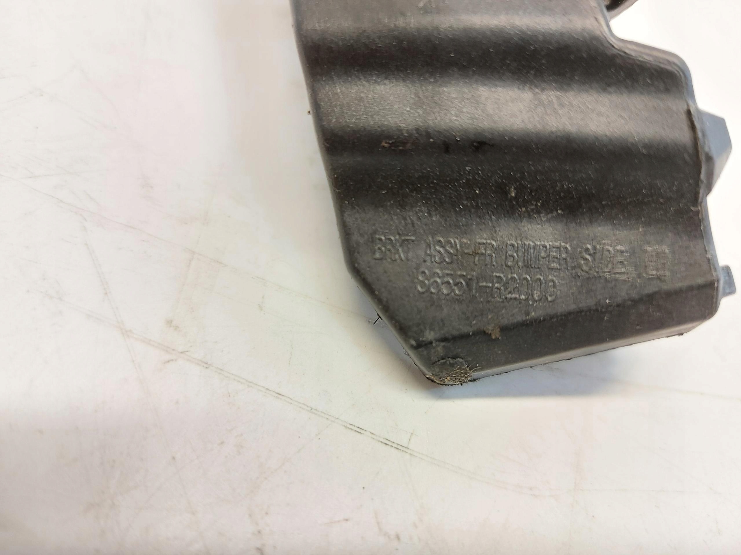 KIA Pro Ceed III support holder of a bumper front left 86551-R2000