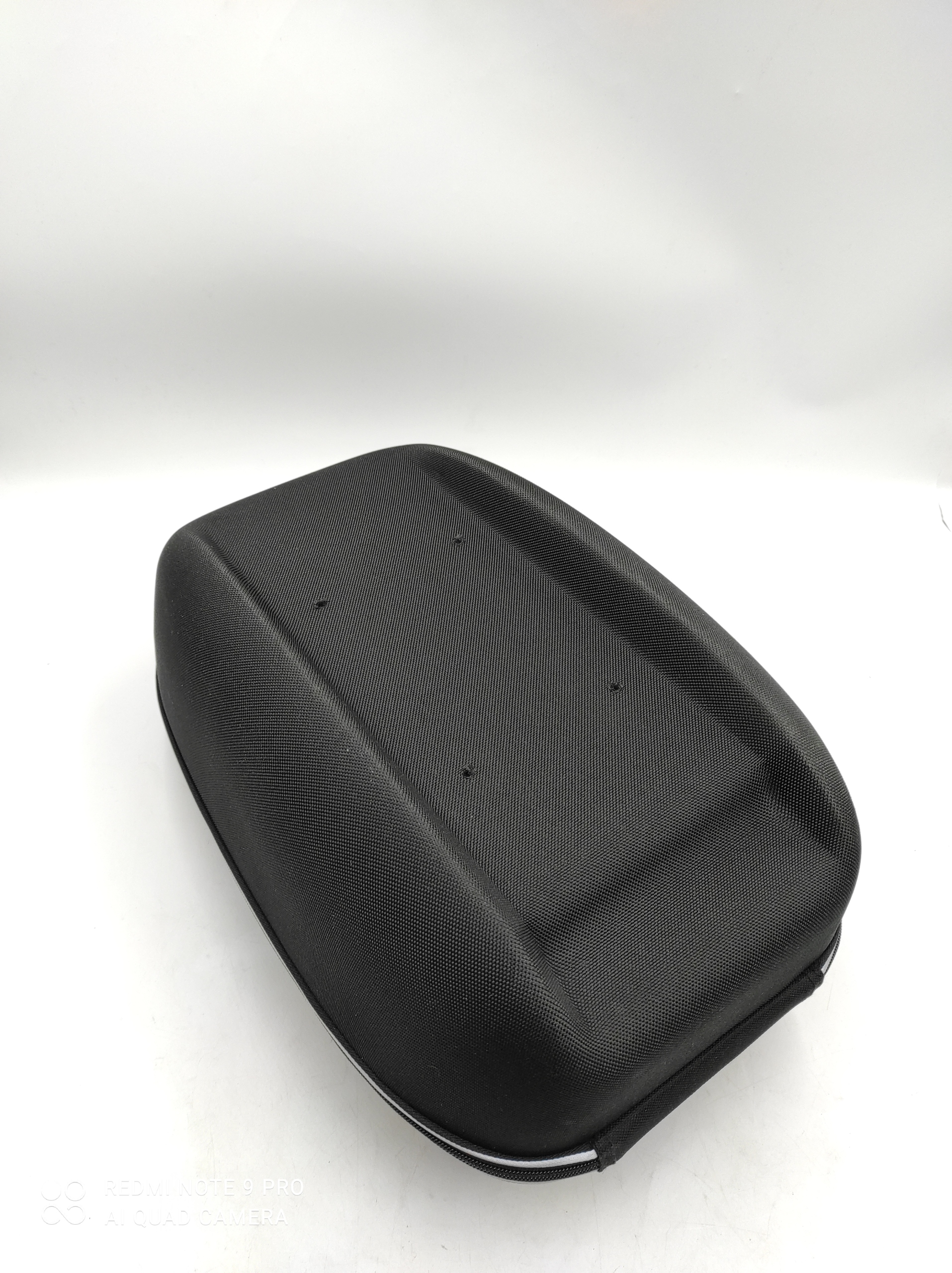 Kufer rowerowy na bagażnik XLC Cargo Box BA-B06 Carry More 12L Kolor dominujący czarny