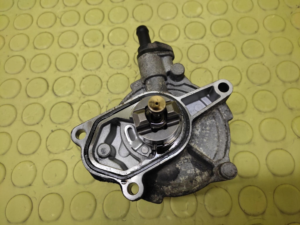 KIA CEED 1.6 D Pompa VACUM 288102A101
