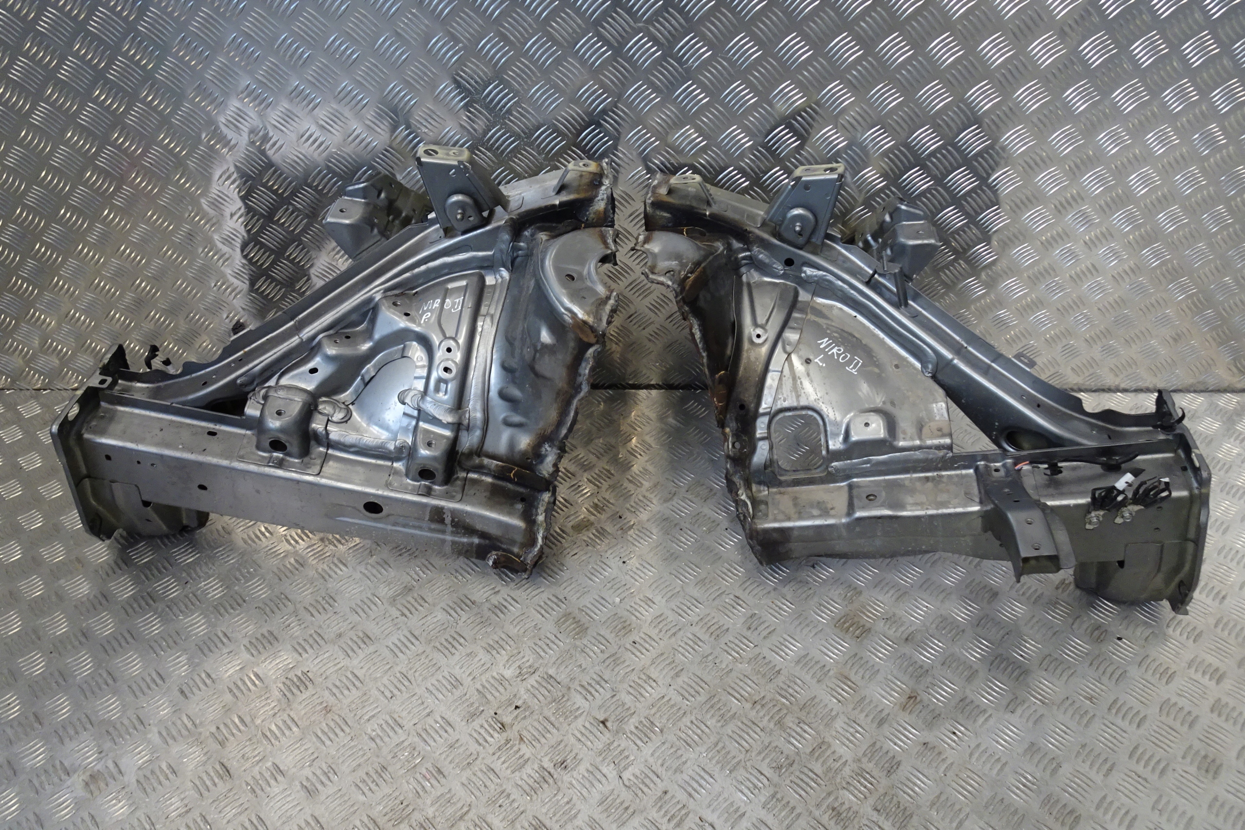 KIA NIRO II ЧЕТВЕРТИНА ЛОНЖЕРОН ПЕРЕД ПЕРЕДНЯ ЛІВА ПРАВА 22-