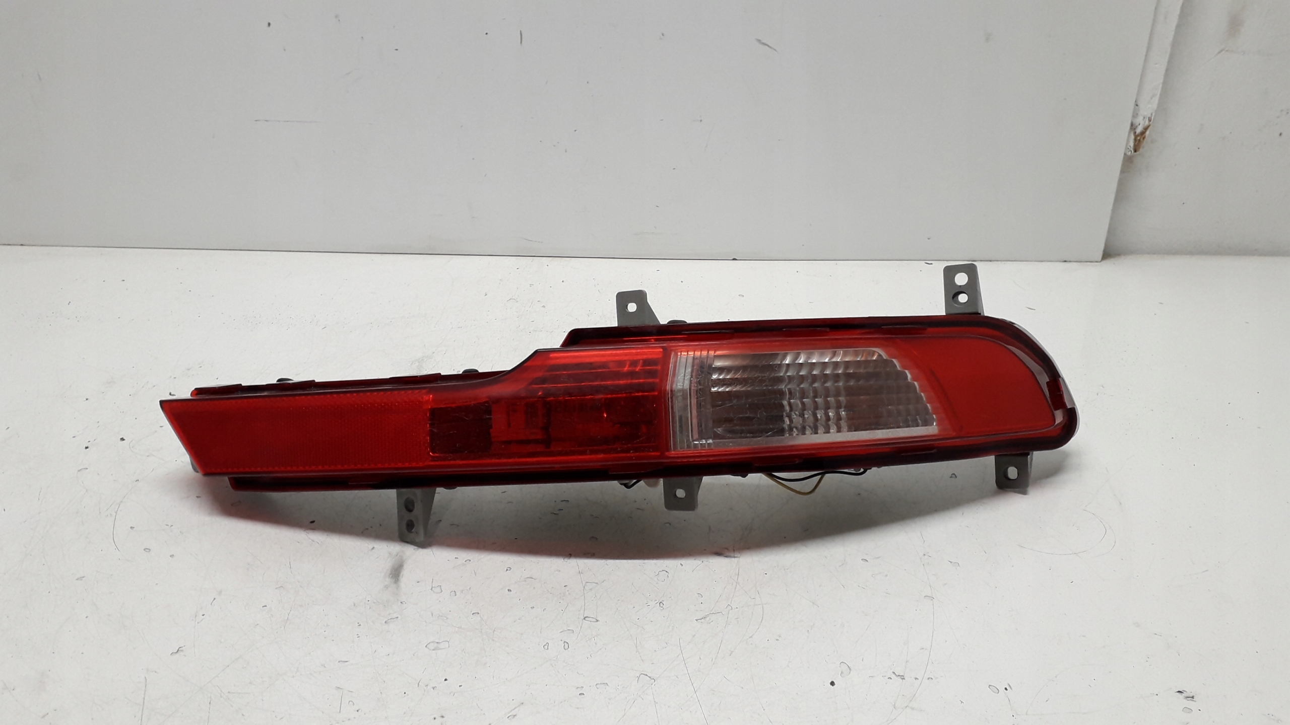 KIA SPORTAGE 3 III 10- LAMPA W ZDERZAK PRAWA TYŁ