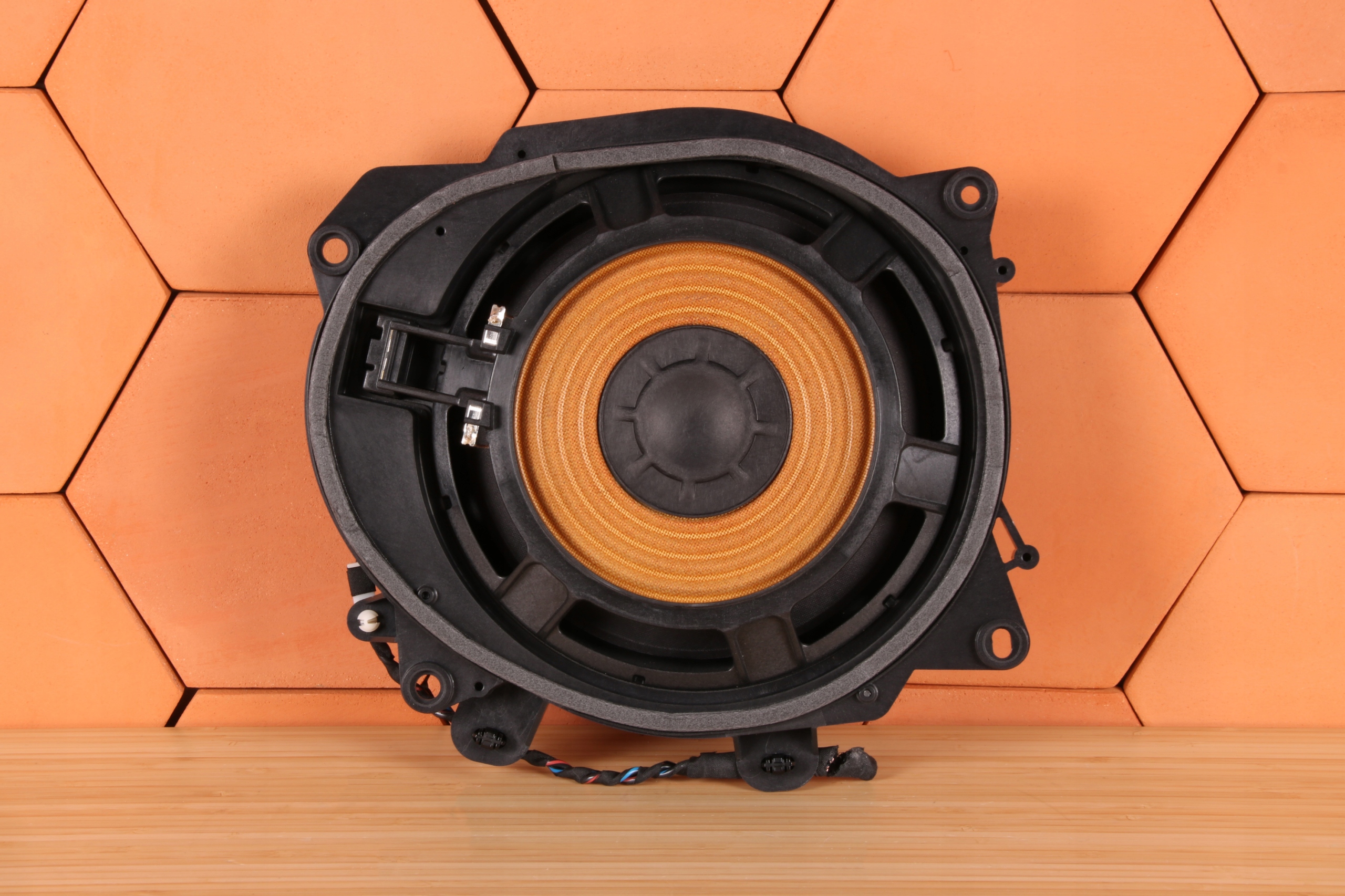 BMW iX I20 speaker NISKOTONOWY BASOWY CENTRALNY left 9441907