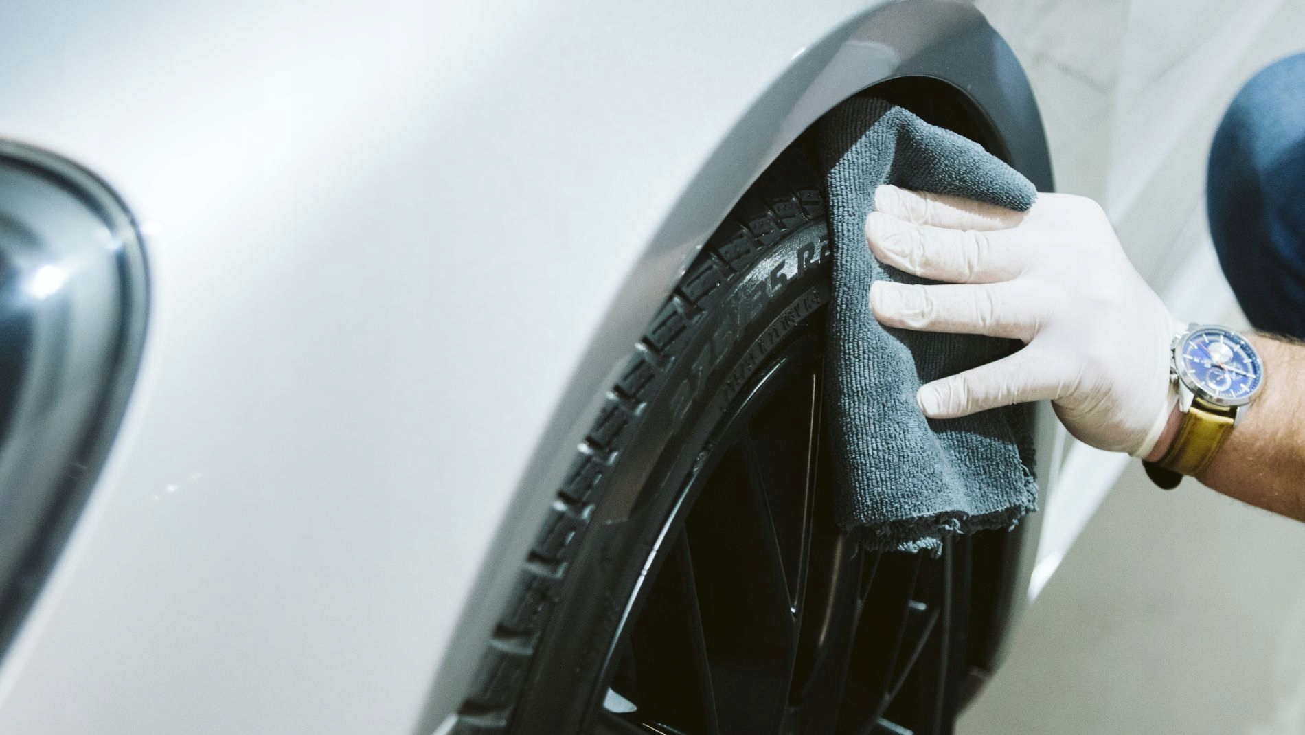 CZERNIDŁO DO OPON PROELITE BLACK GUM 250ML Waga produktu z opakowaniem jednostkowym 1 kg