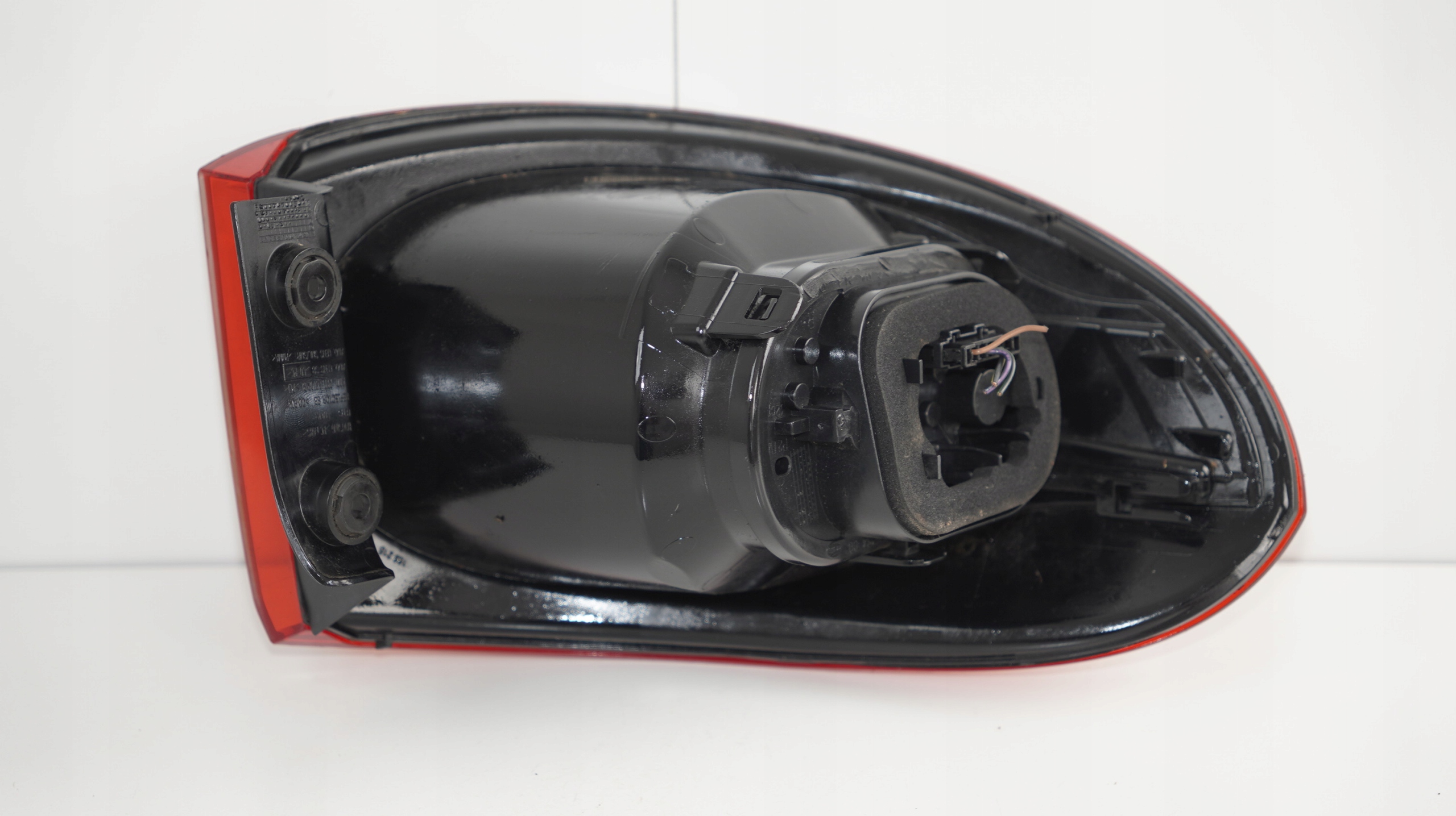 фонарь задний правый vw Tiguan I 07-11R^