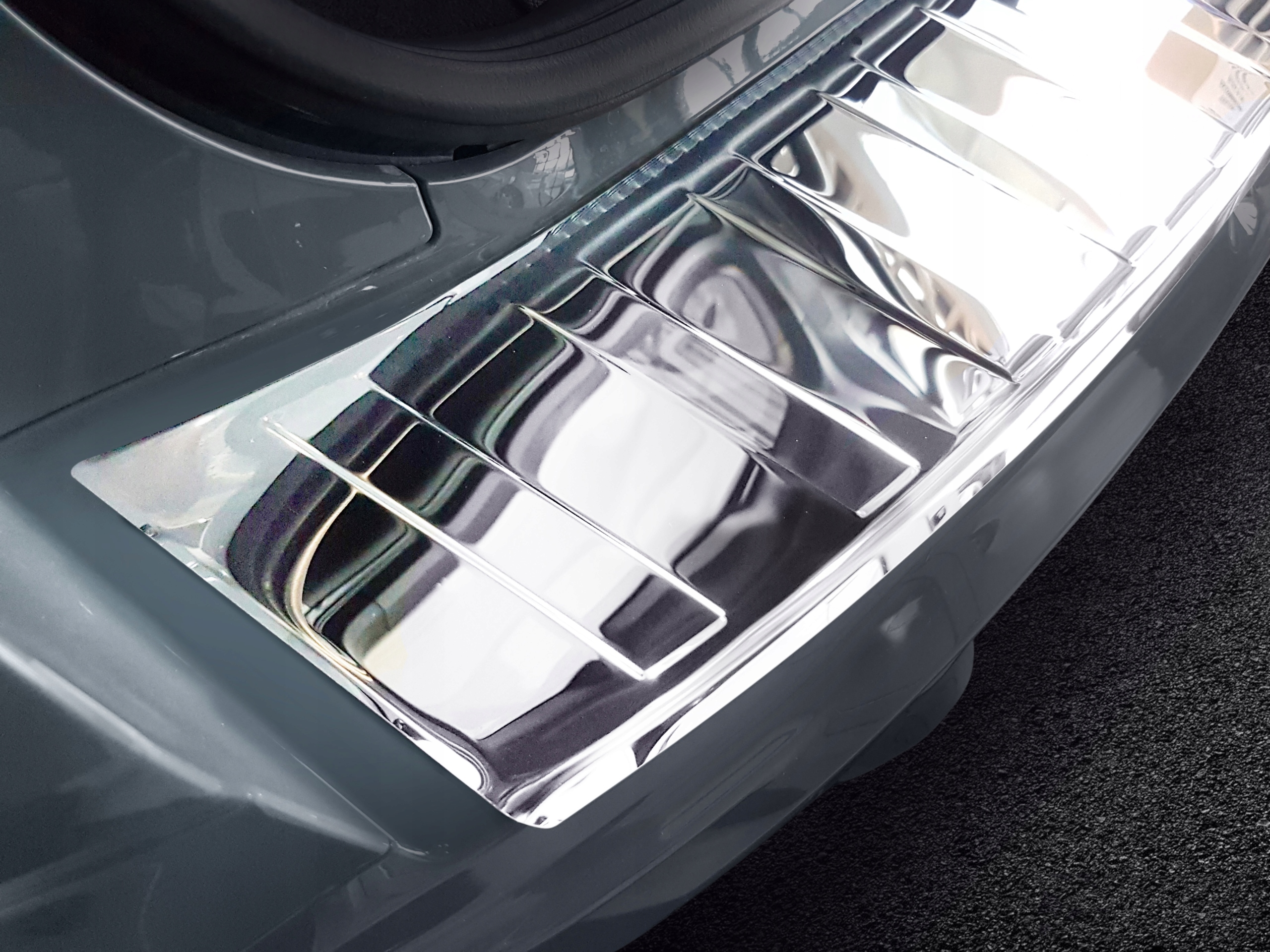 LISTWA NAKLADKA NA ZDERZAK FORD KUGA II 2013 Car type Passenger cars