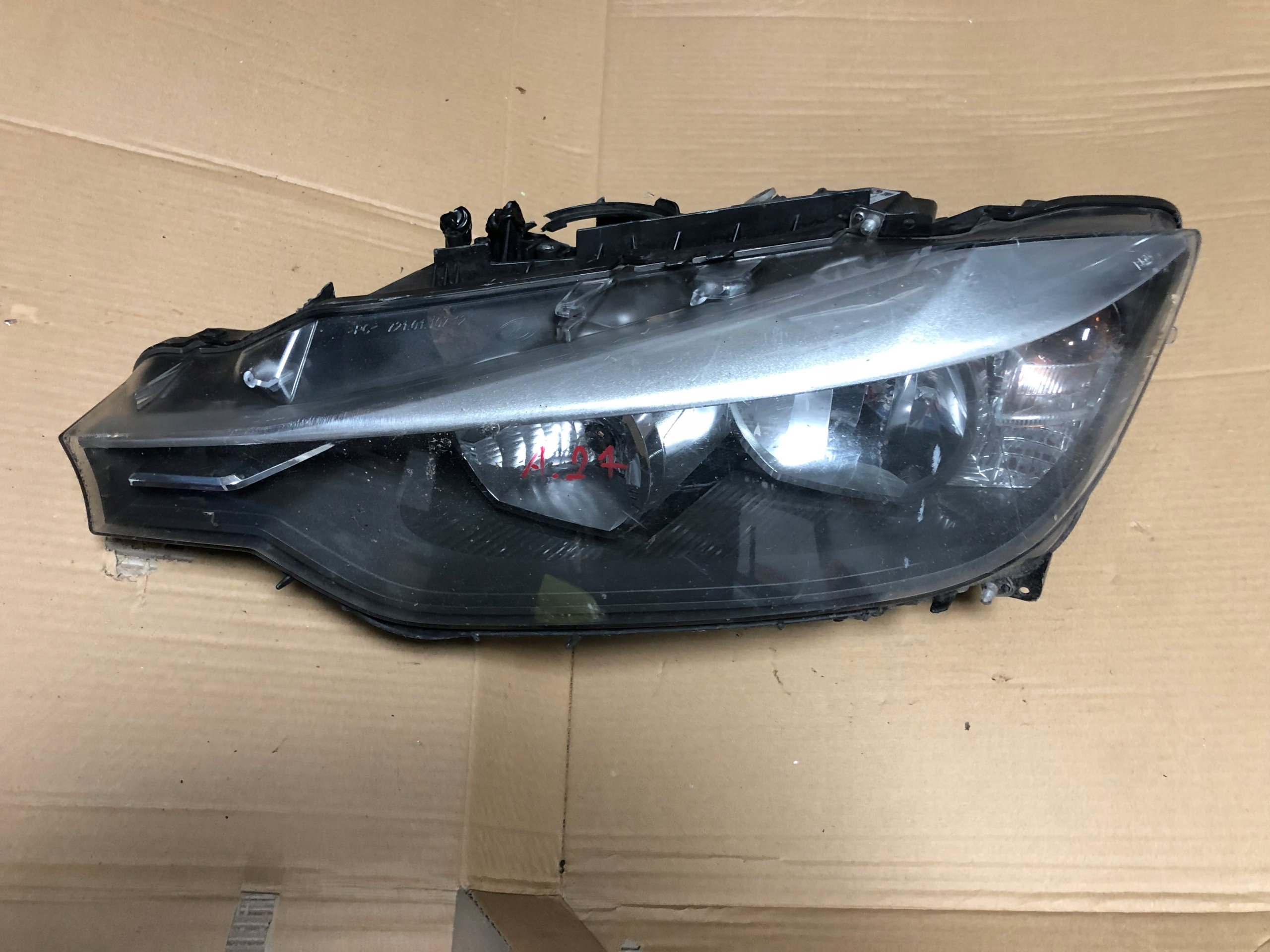 BMW 3 F30 F31 LAMPA PRZEDNIA LEWA
