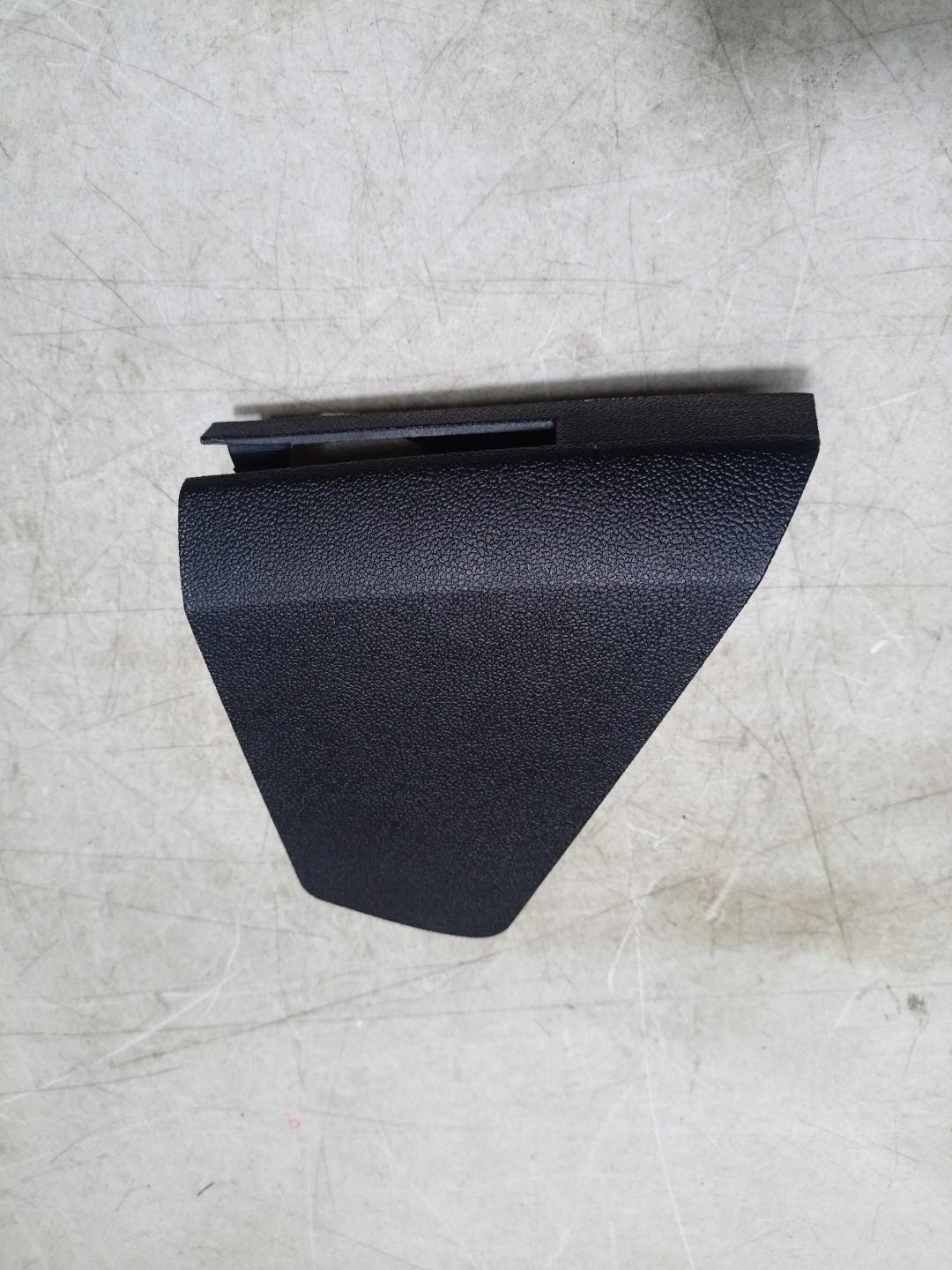 cover seat front left side Chrysler Town and Country 5 facelift 2012