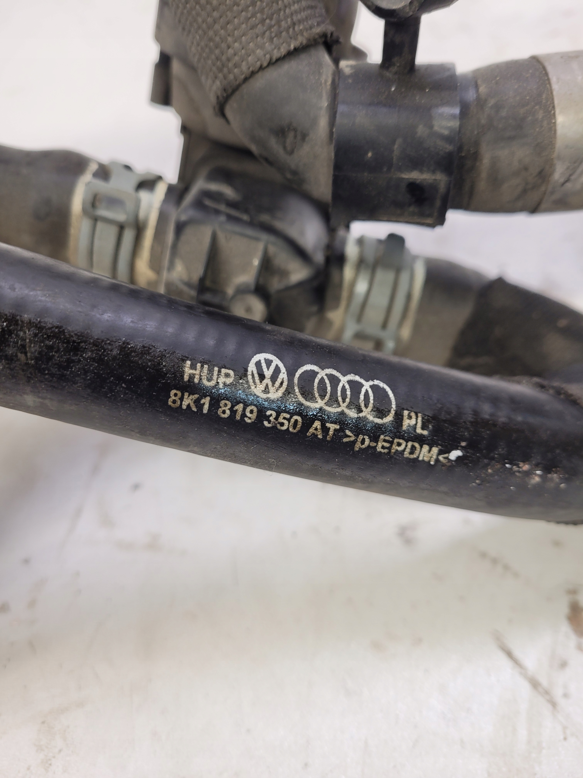 crijevo cijev vode AUDI A4 B8 A5 8T 8K1819350AT