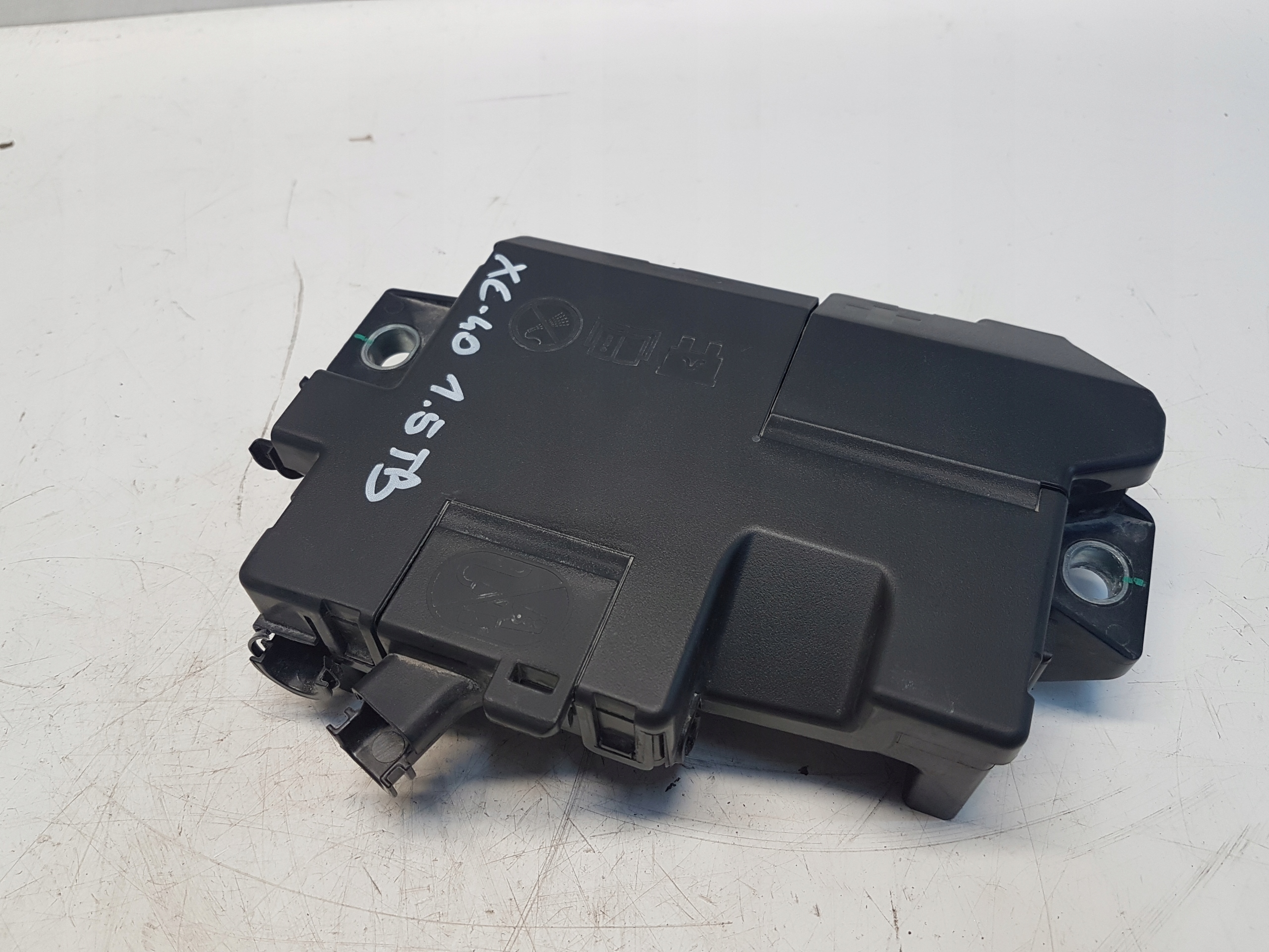 VOLVO XC40 T3 Klema модуль 32200334