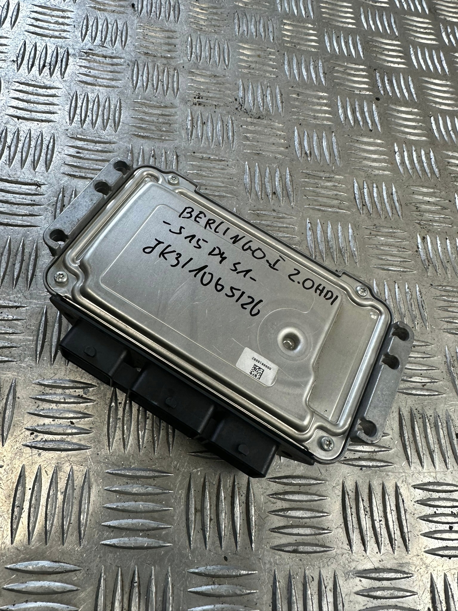 control unit of the engine CITROEN C4 1.6B 9657595880