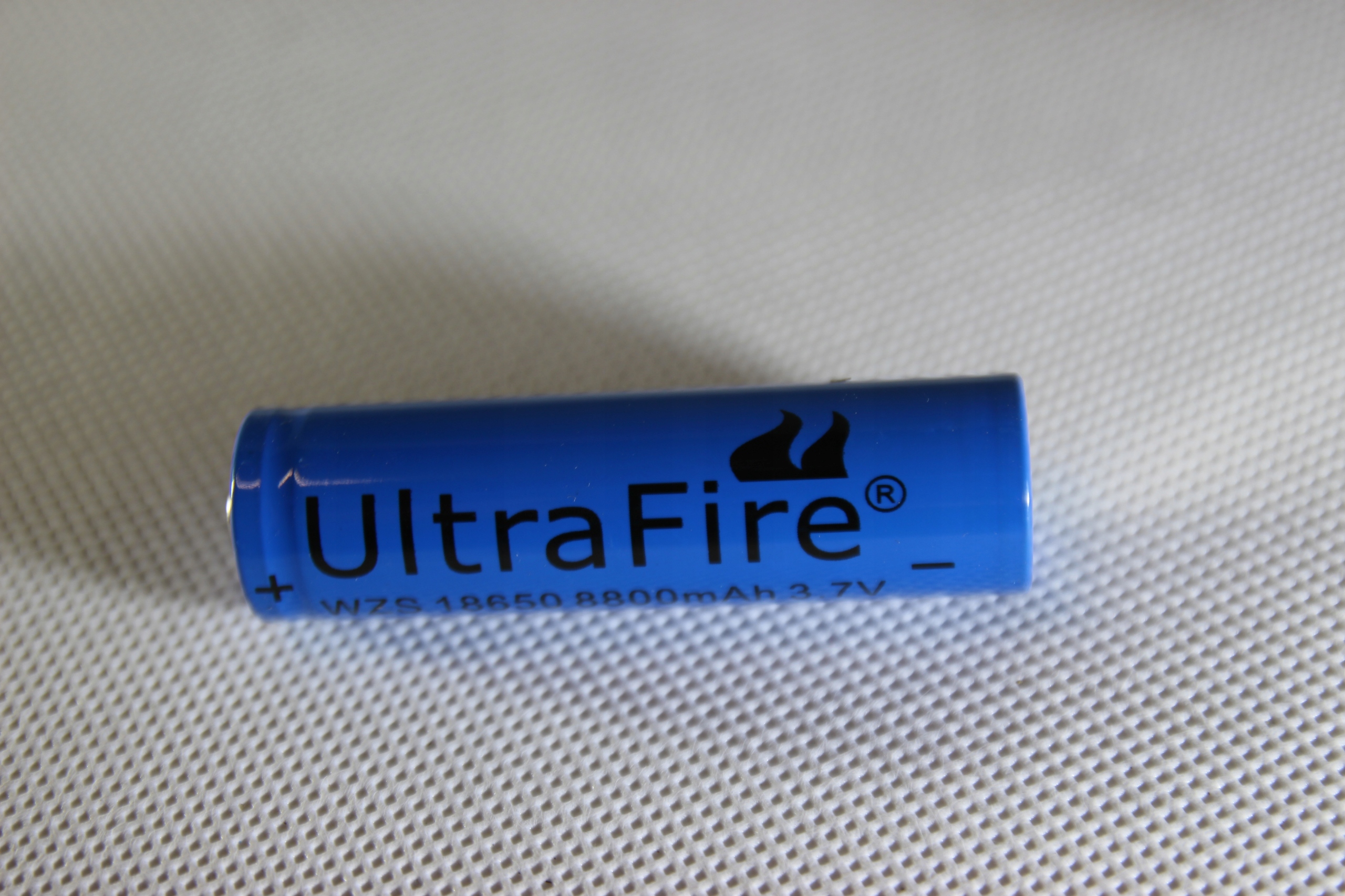 AKUMULATOR MOCNY BATERIA OGNIWO 18650 8800MAH 3,7V Model 1234