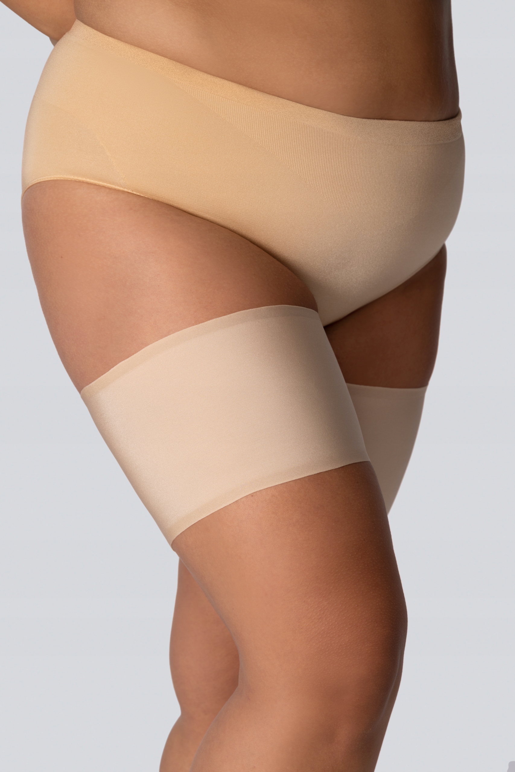 QUEEN SIZE OPASKI przeciw otarciom SILKY r. 7/8 champagne pearl Marka Mona