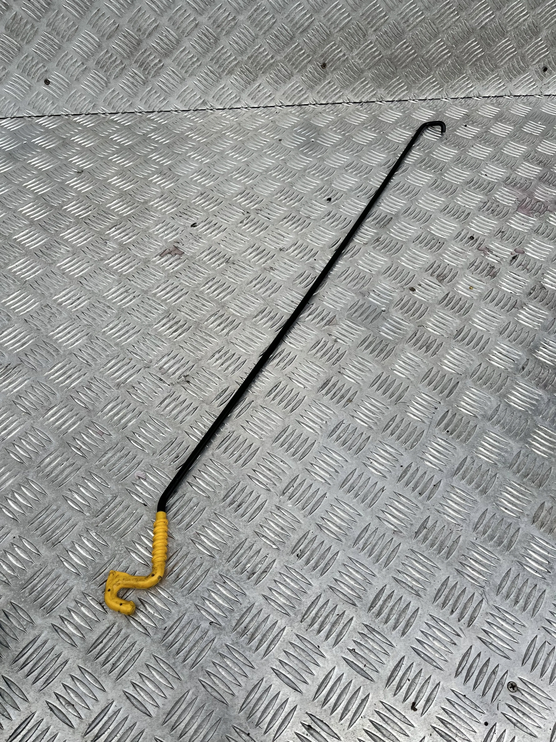 PODPORA DRUT MASKI VW TAIGO 21-