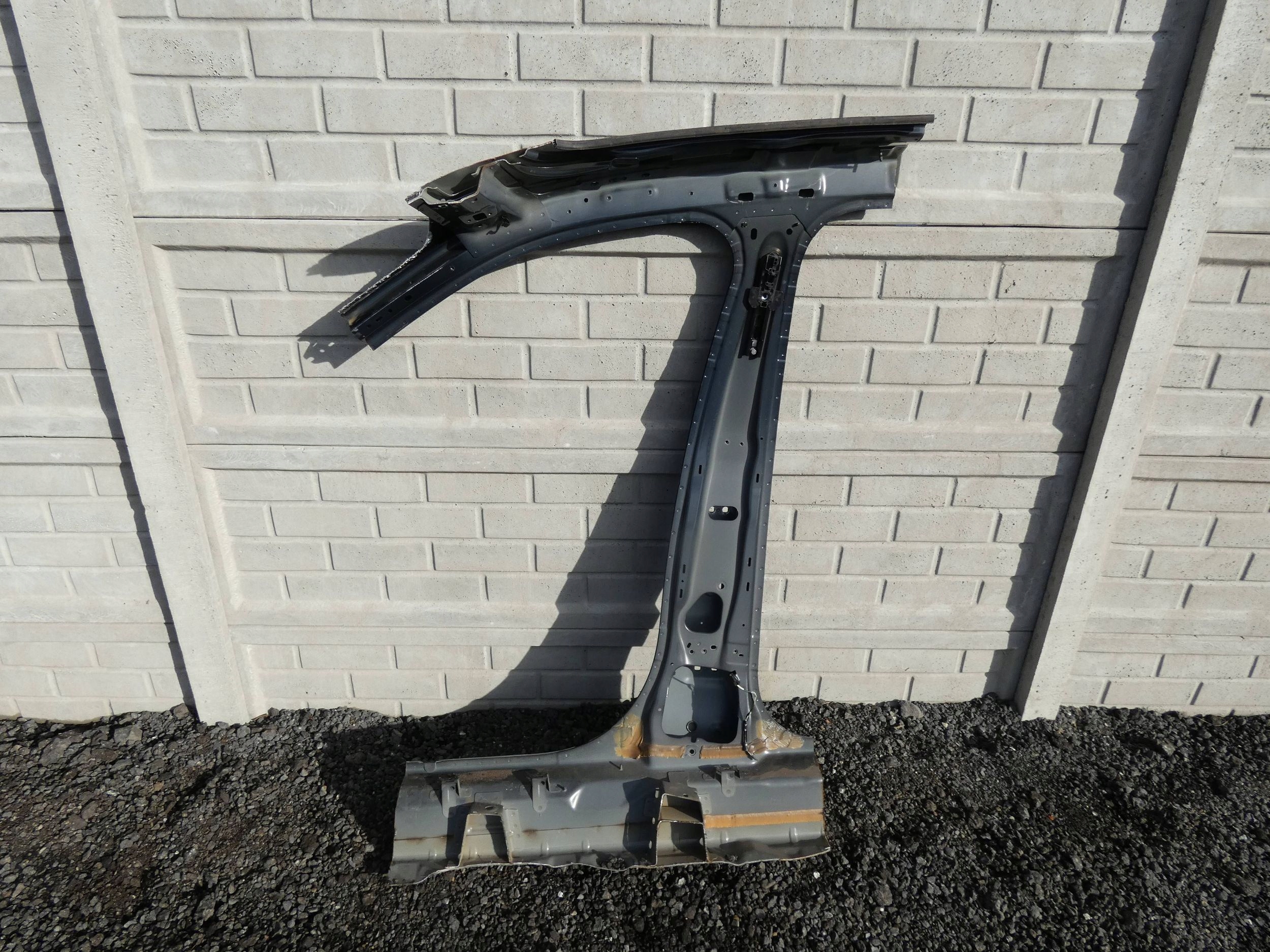 VOLVO XC90 II pillar central right quarter