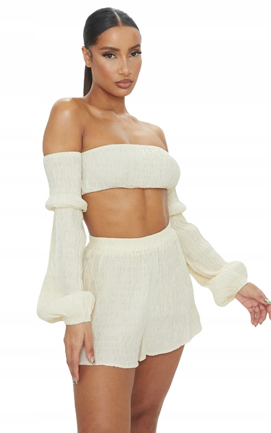PrettyLittleThing- szorty z wysokim stanem 38