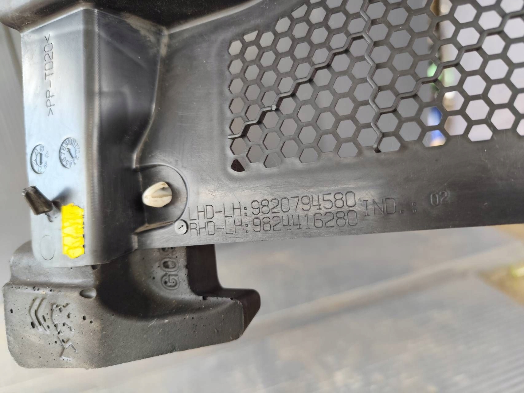 PEUGEOT 2008 II torpedo left 9820794580