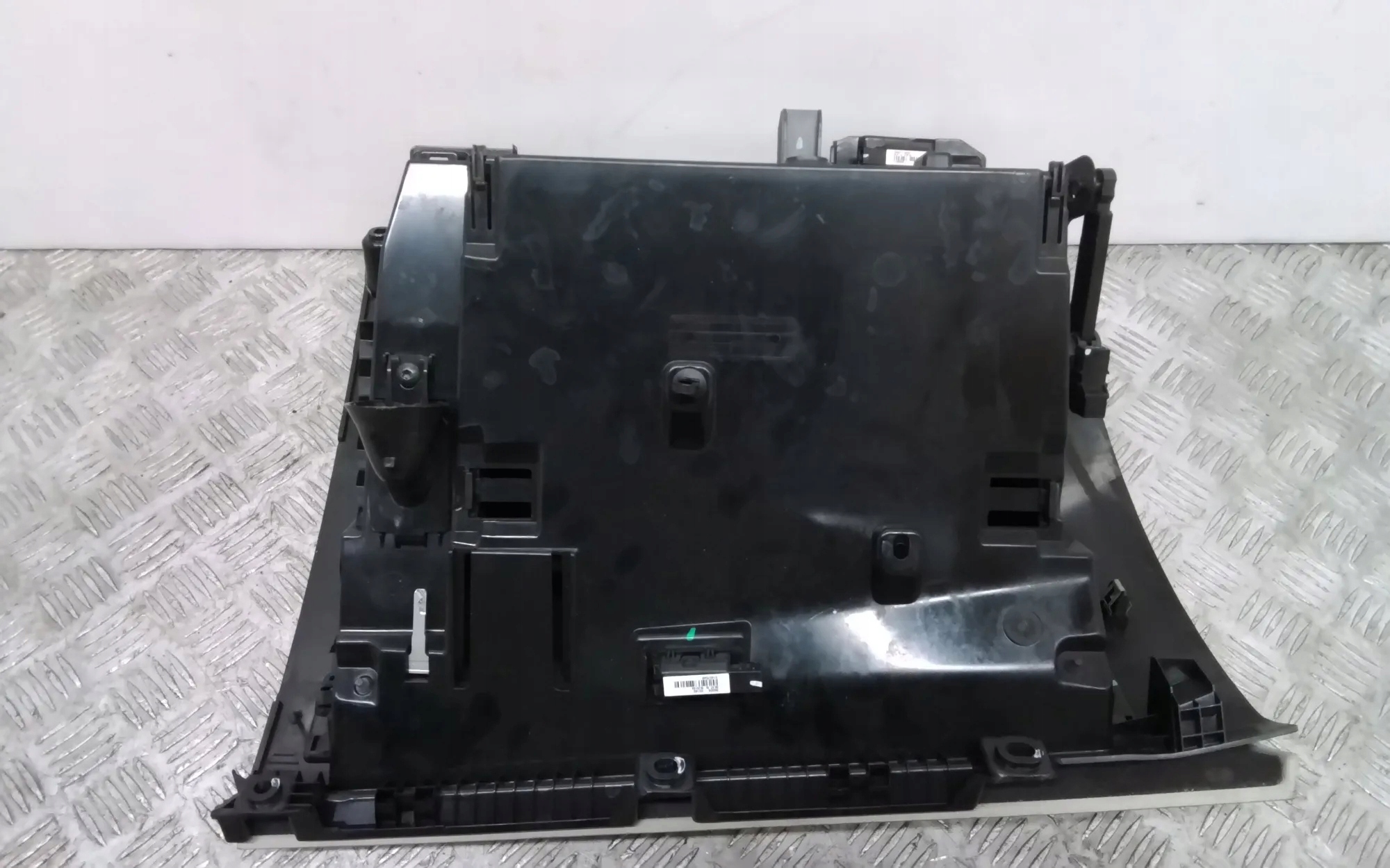 volvo V90 II бардачок пассажира европа 31417445
