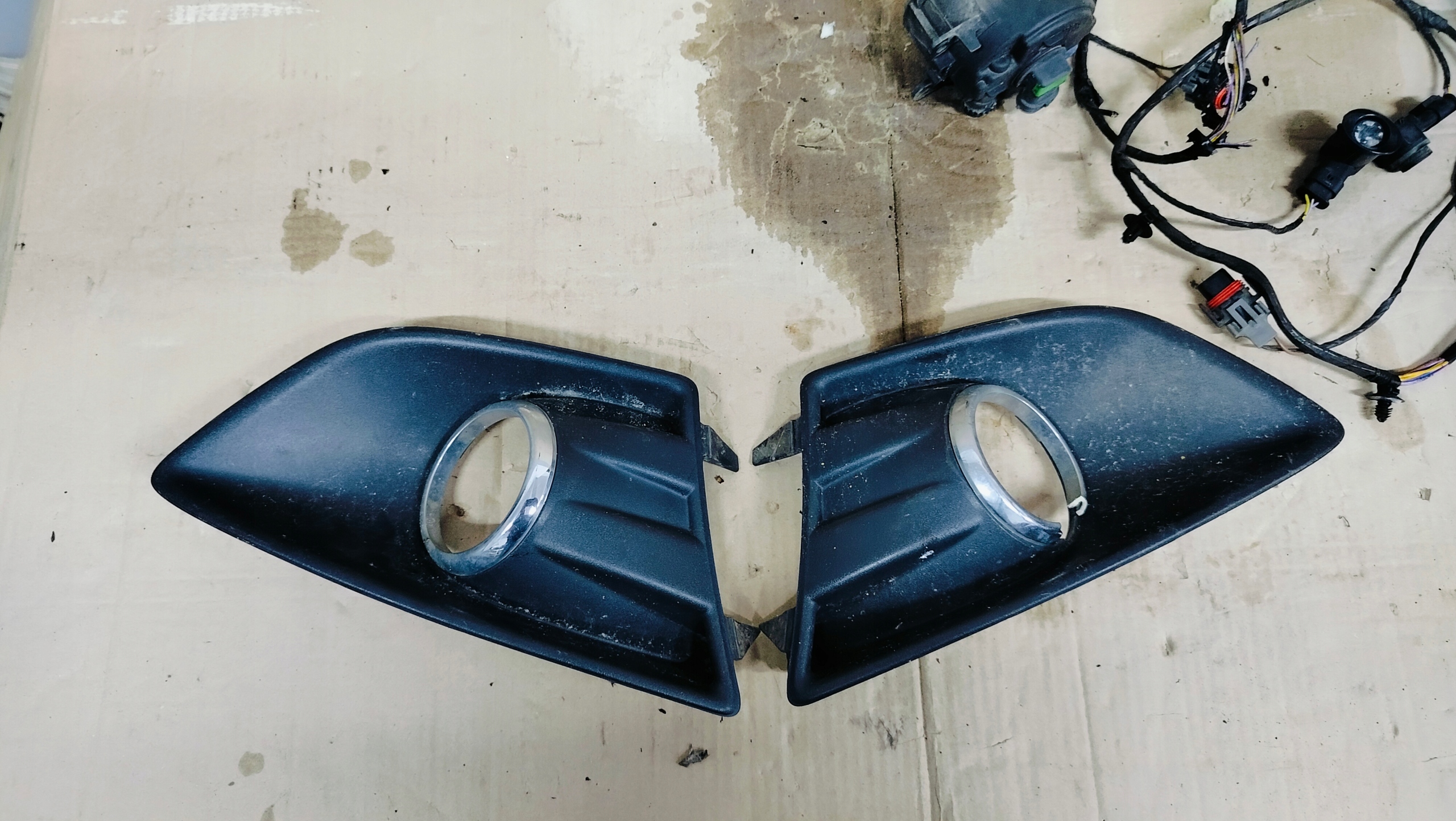 grid fog lights left right front FORD C-MAX II AM51-R19953-B AM51-R19952-B