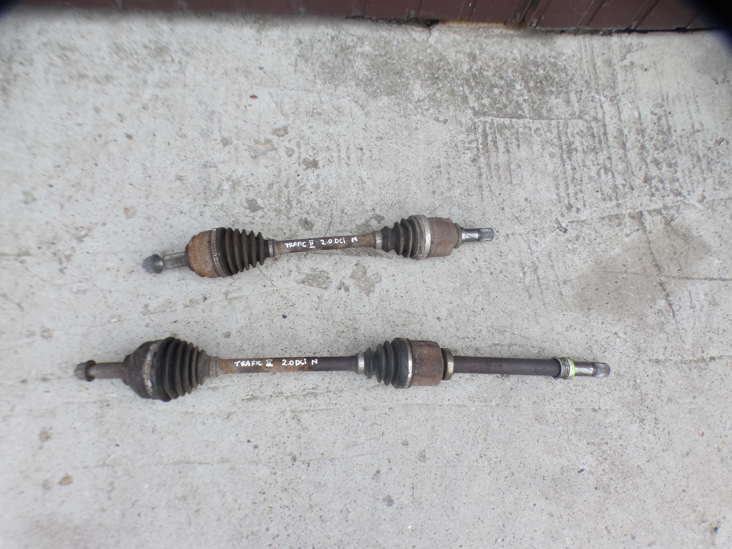 semi-axis front left right RENAULT TRAFIC II Furgon 2.0L diesel