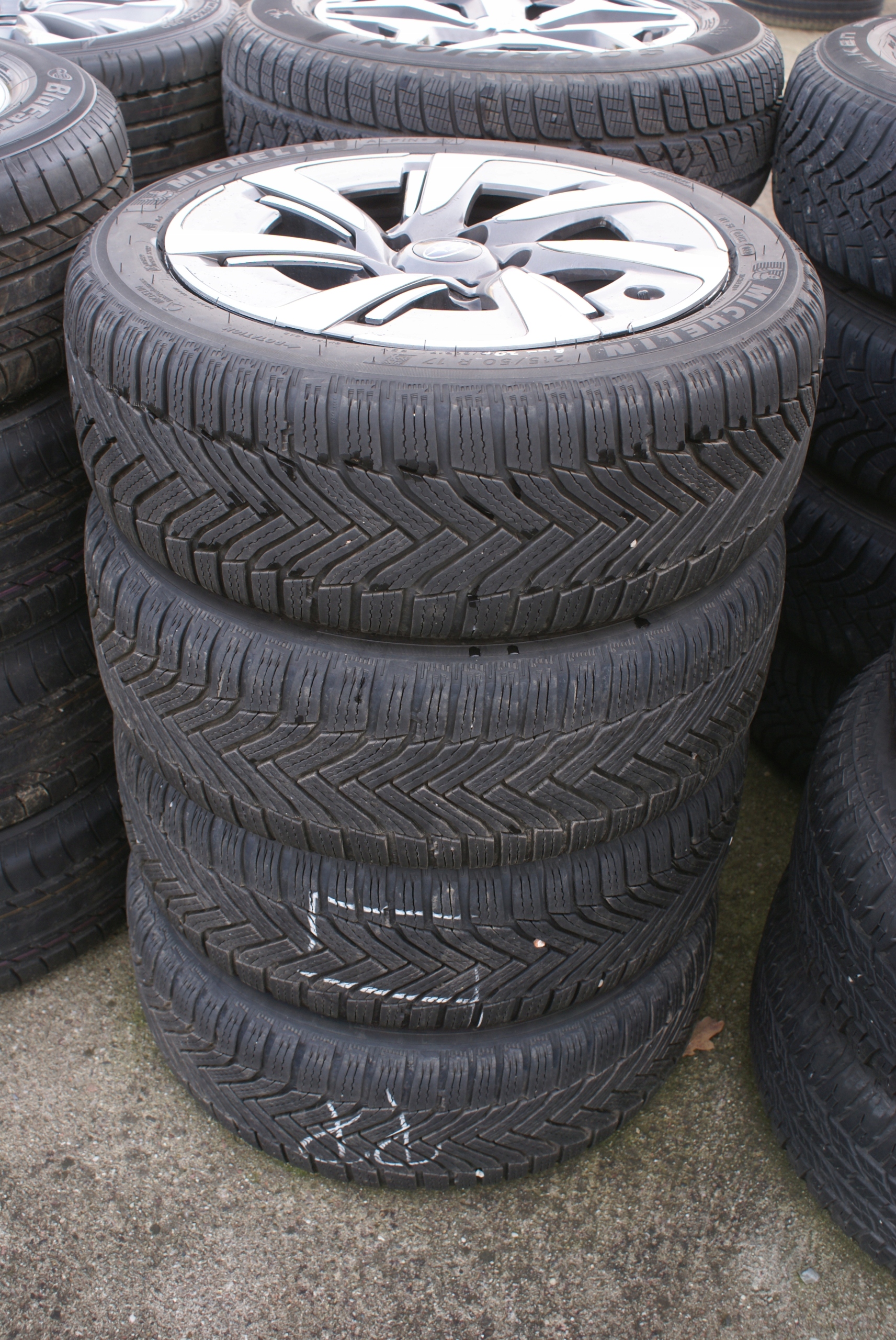 OPONY ZIMOWE MICHELIN ALPIN 6 KOMPLET 215/50R17