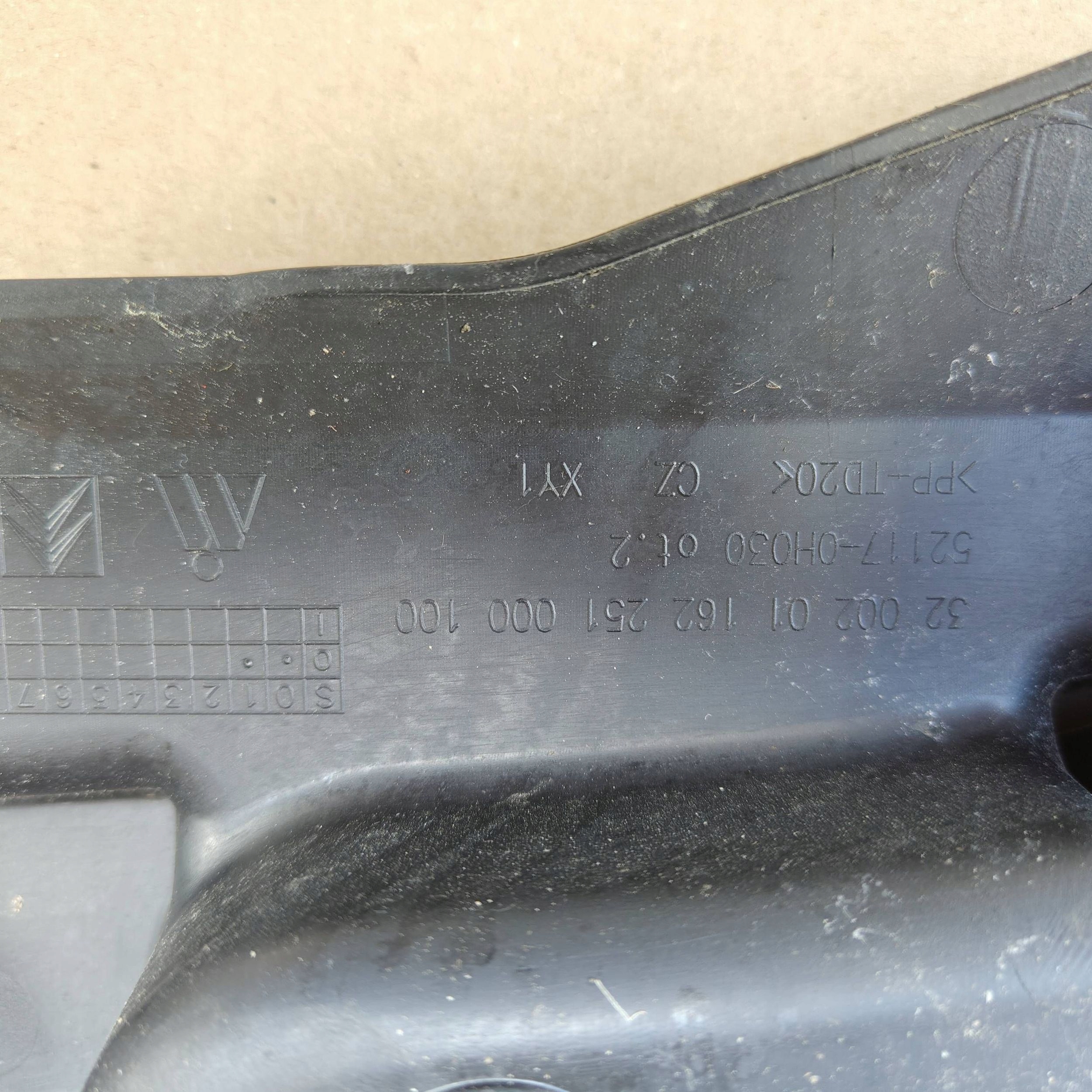 front upper panel of a bumper Citroen C1 2018R 320020116