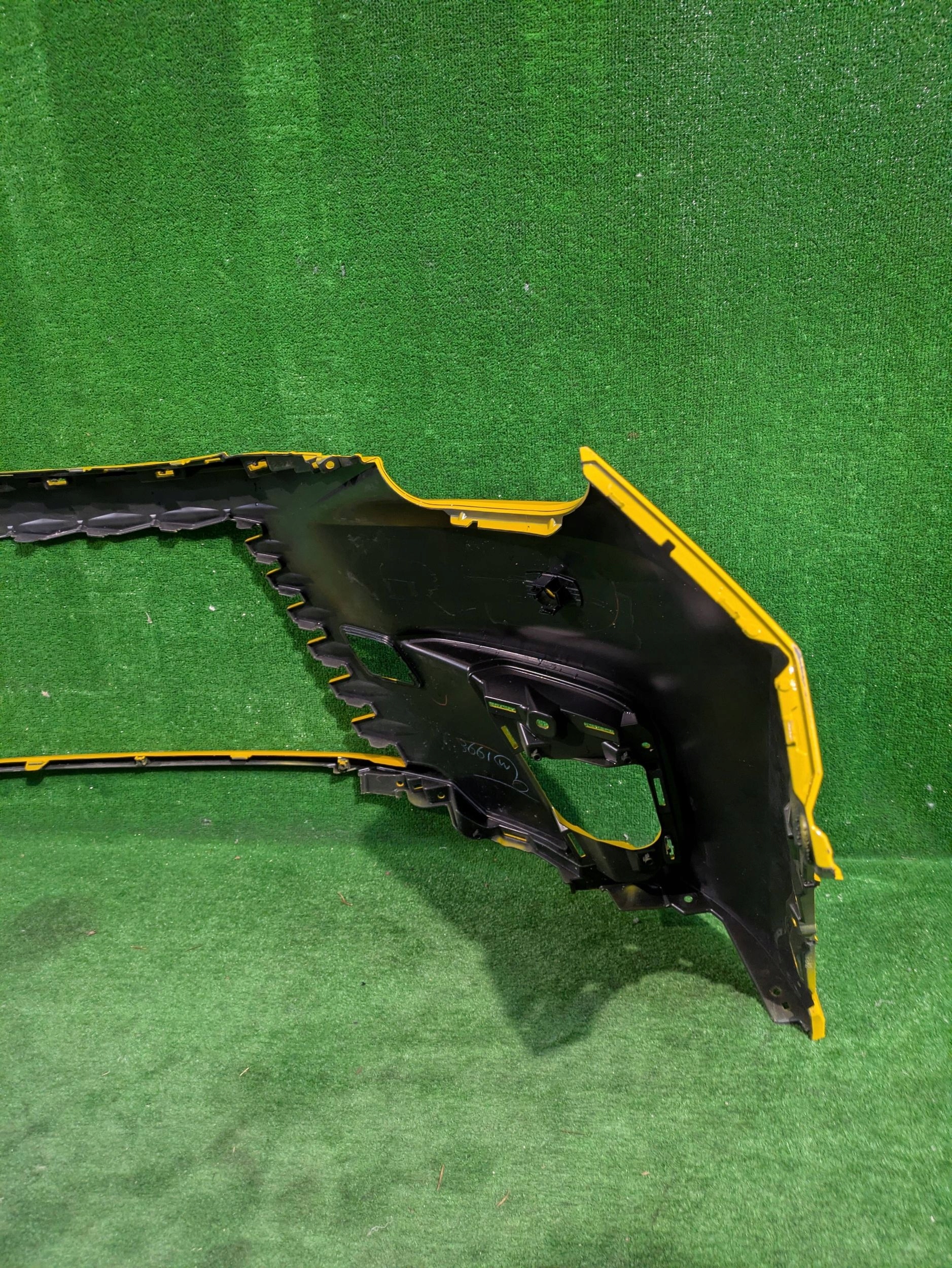 front bumper front LEXUS LBX 23- NR.Z7525