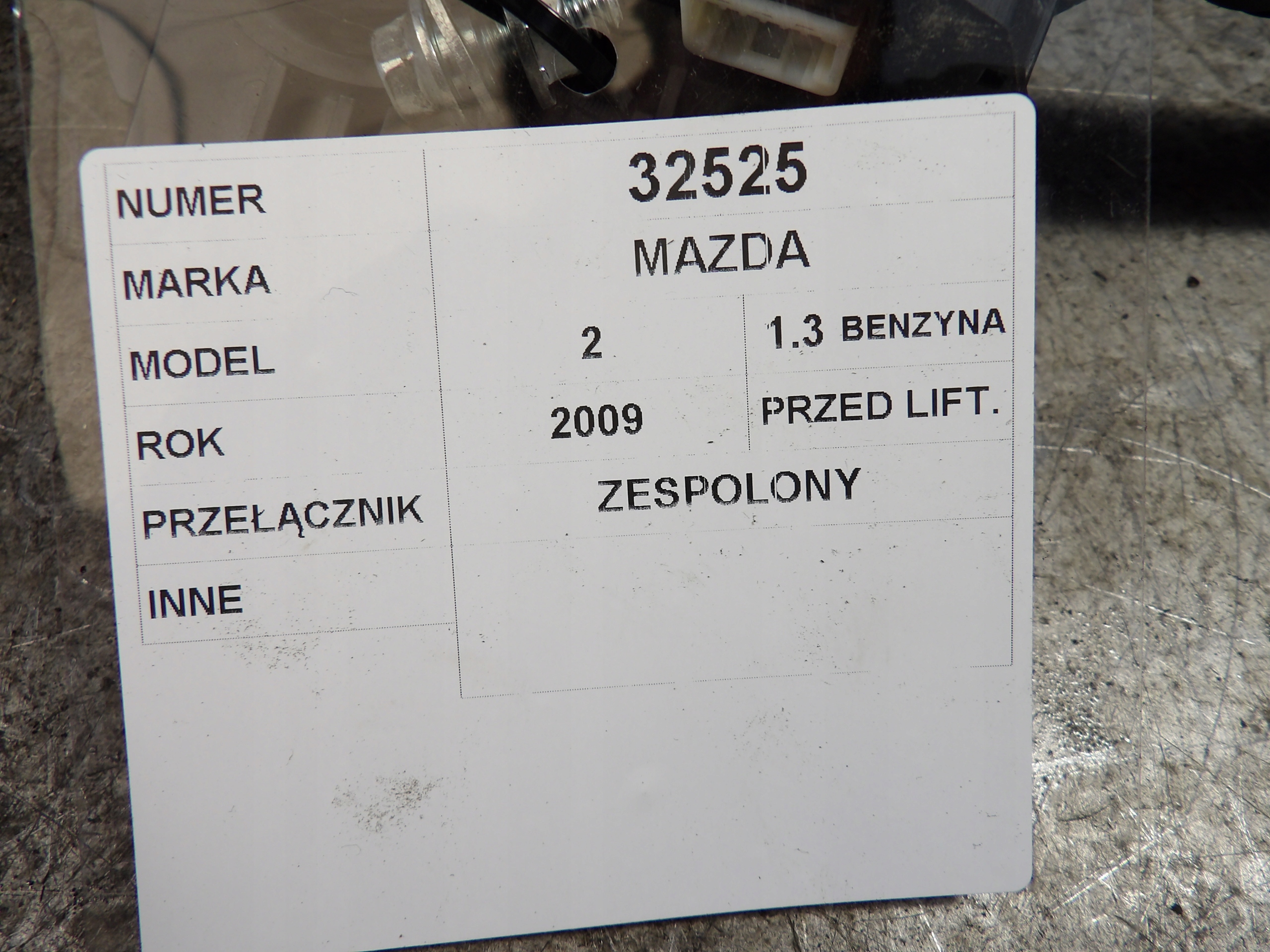 Mazda 2 steering wheel levers and controls DF7566120BDJ
