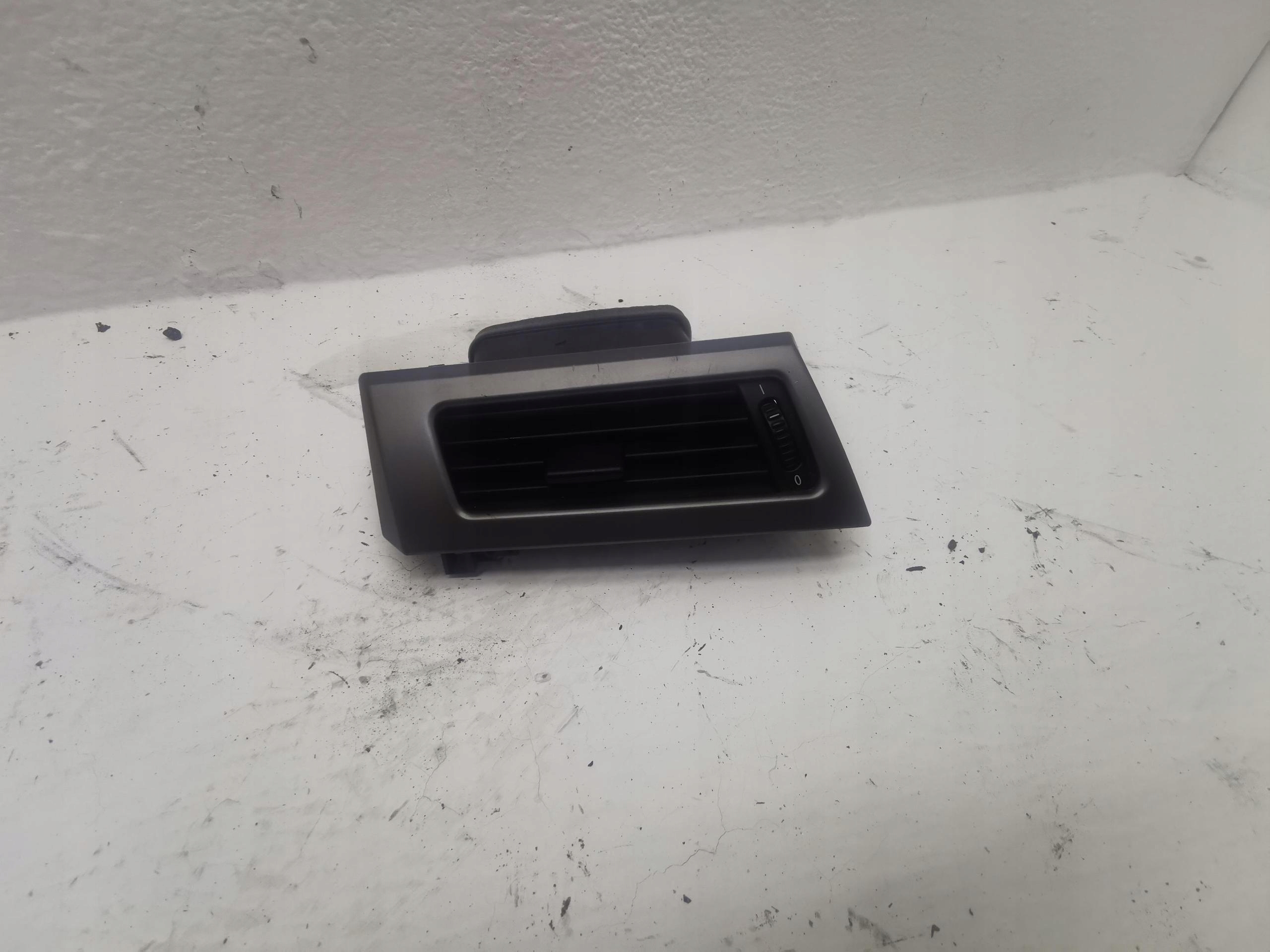 grid air conditioning devices left BMW SERIA 5 E60 E61 6910731