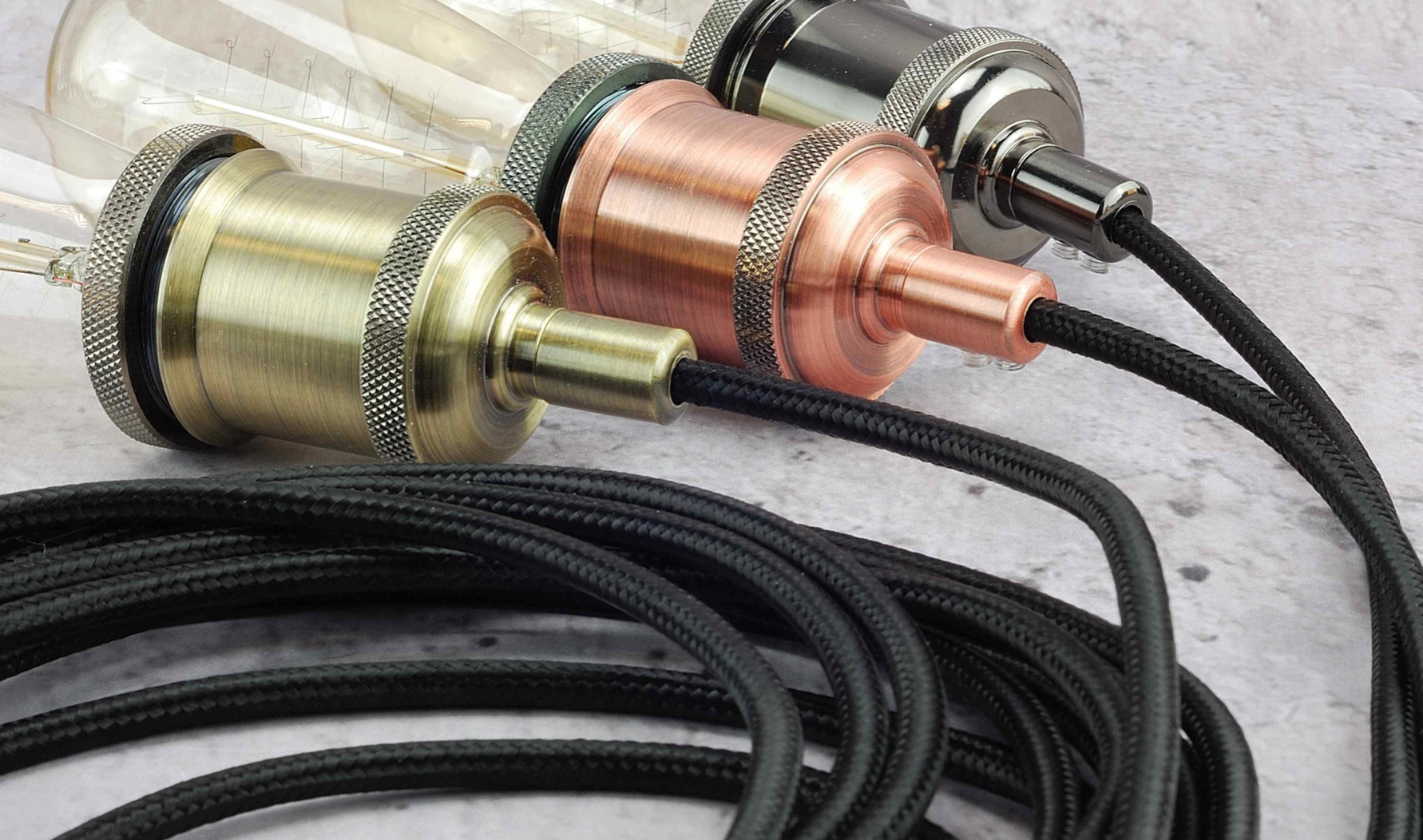 Przewód w oplocie kabel 2x0,75 czarny 1m Typ kabel