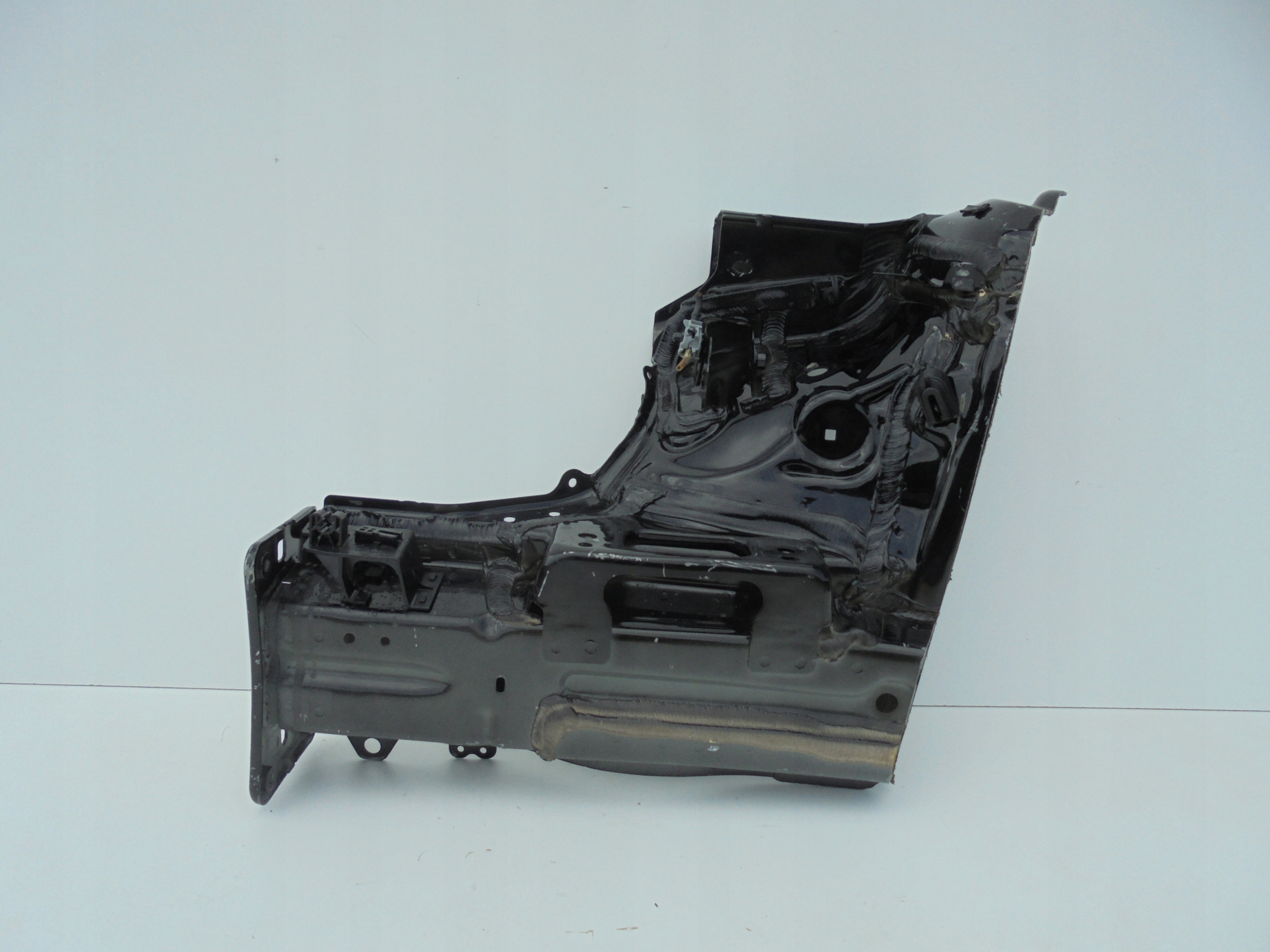 T-CROSS PODŁUŻNICA PRAWA ĆWIARTKA PRZEDNIA L041