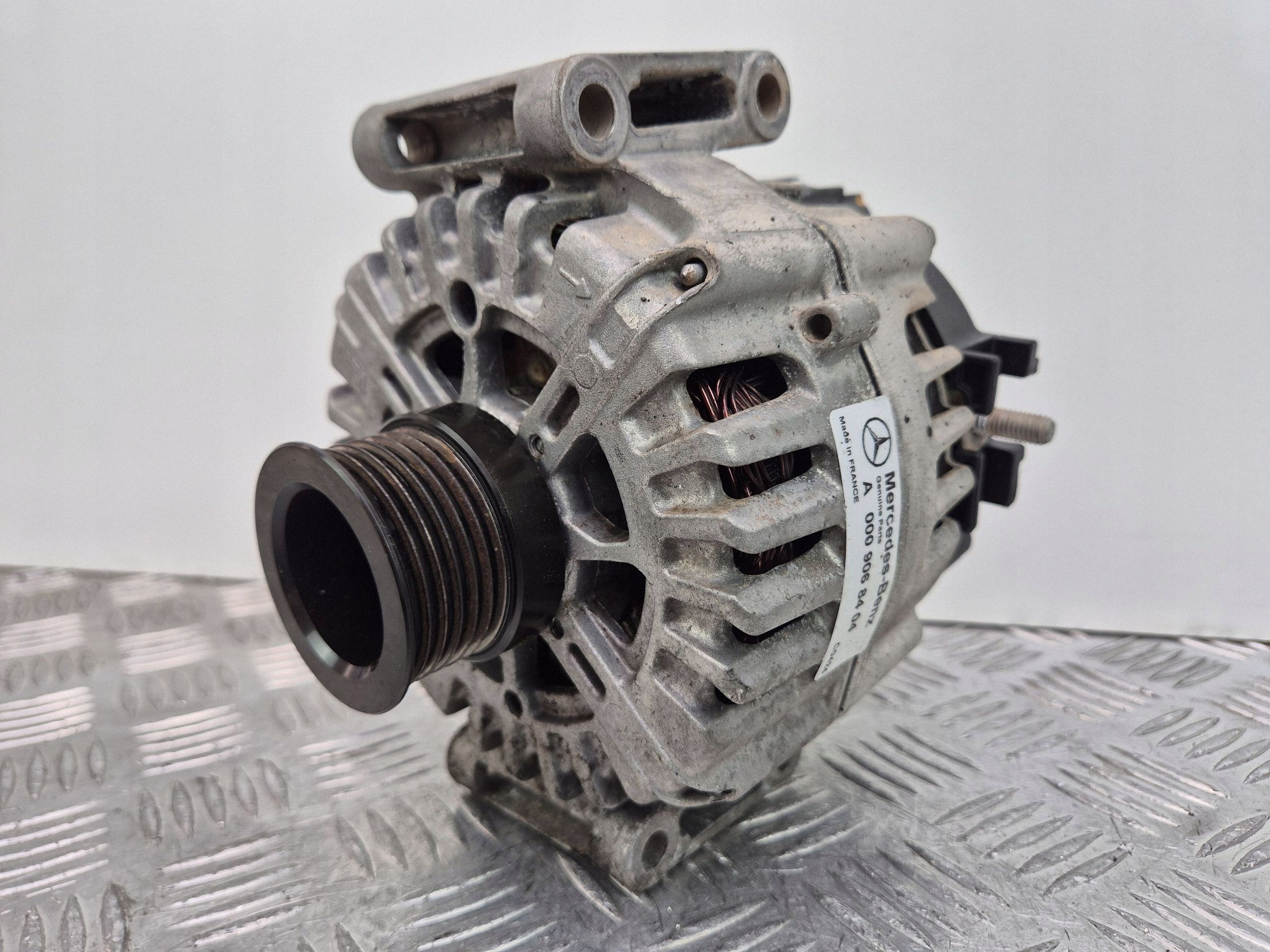 Mercedes Sprinter 2.2 cdi W907 W910 alternator A0009068404