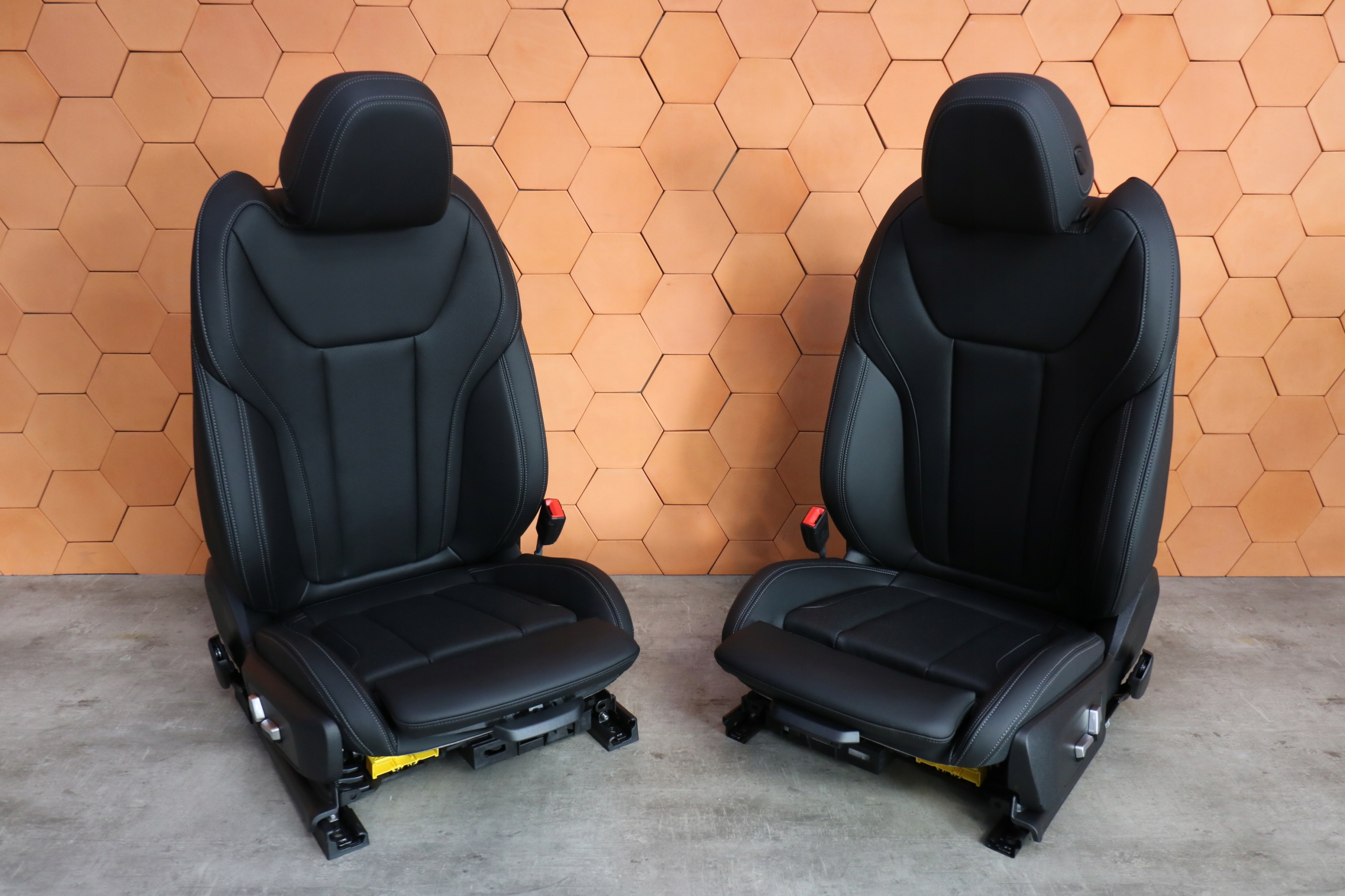 BMW X4 G02 LCI inner seats side TUNEL SPORT electrics 22 KM !