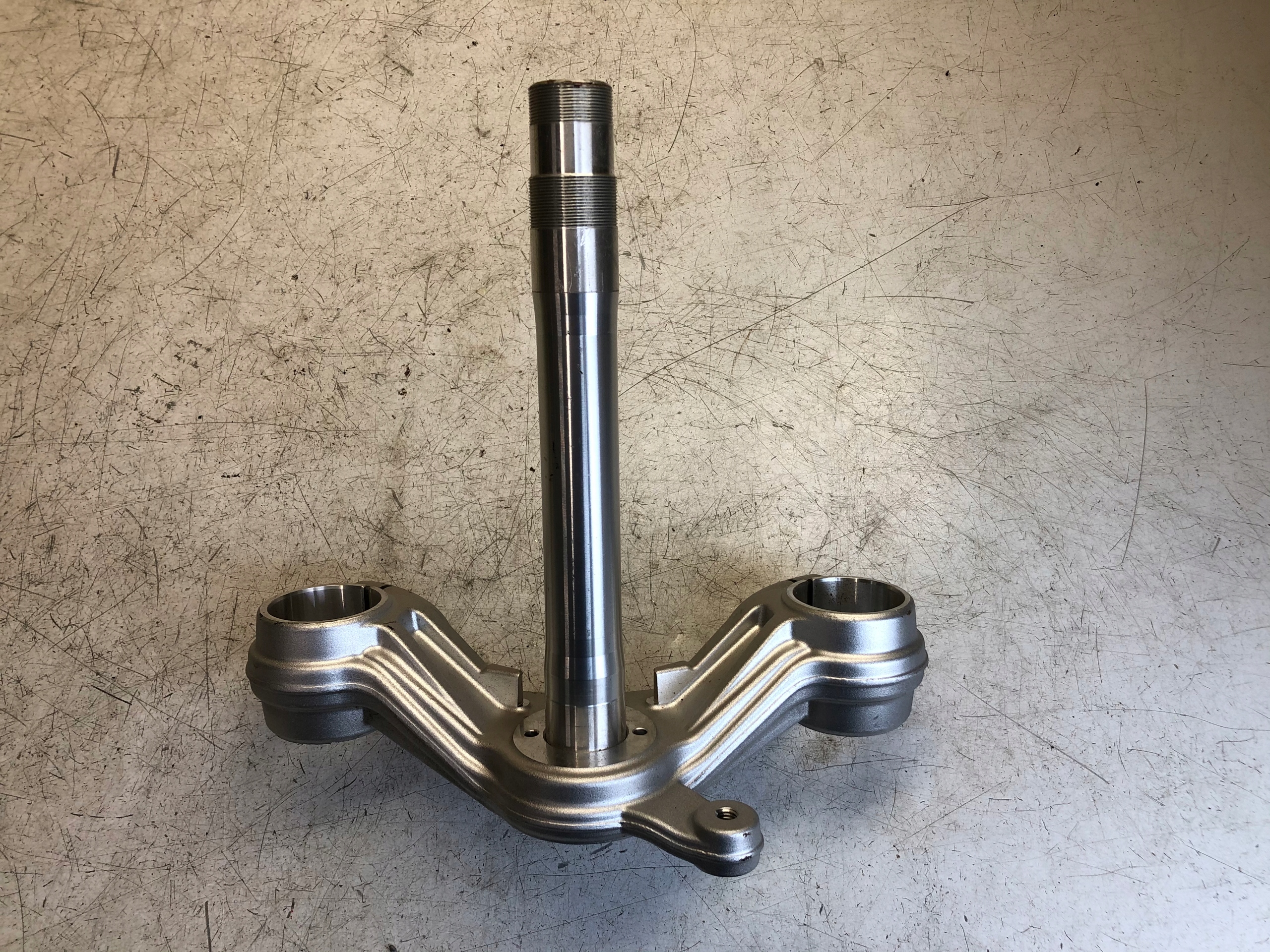 BMW НИЖНЯЯ ПОЛКА ПОДСЕДЕЛЬНЫЙ ШТЫРЬ 8558482