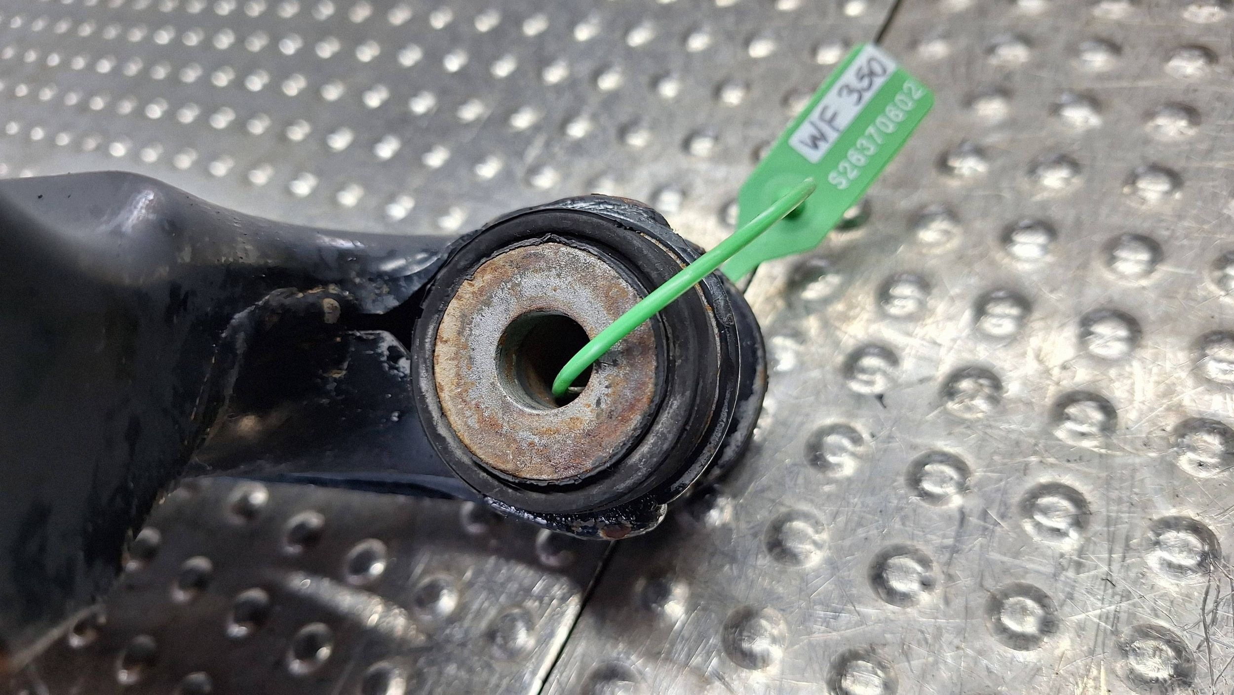 arm left front 4T163051AA FORD TRANSIT CONNECT MK1
