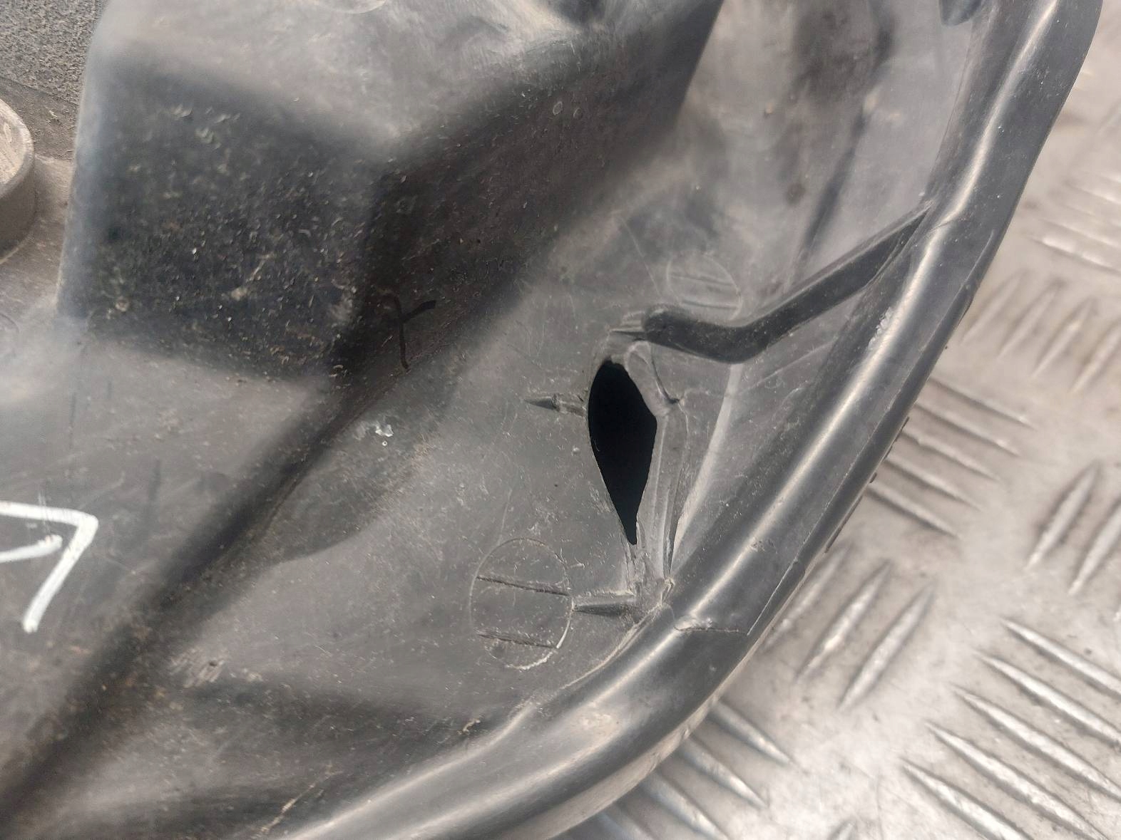 light left front NISSAN X-TRAIL and