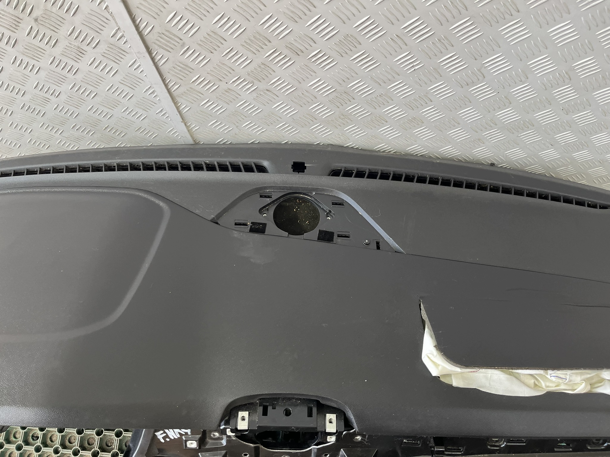 FORD FOCUS MK4 18-24 dashboard console WYSTRZELONA without HEAD UP below START/STOP
