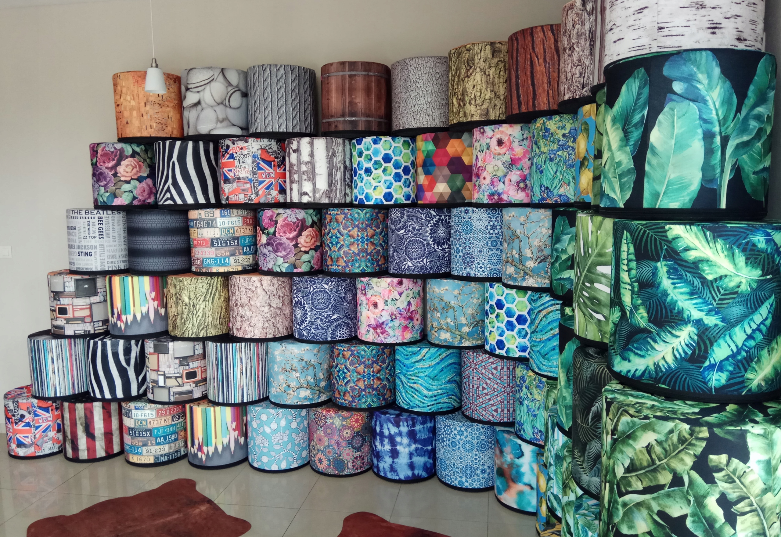 Pufa wodoodporna z codury BERTONI do domu i ogrodu, pufy walec, wzór ROBINA Szerokość mebla 40 cm