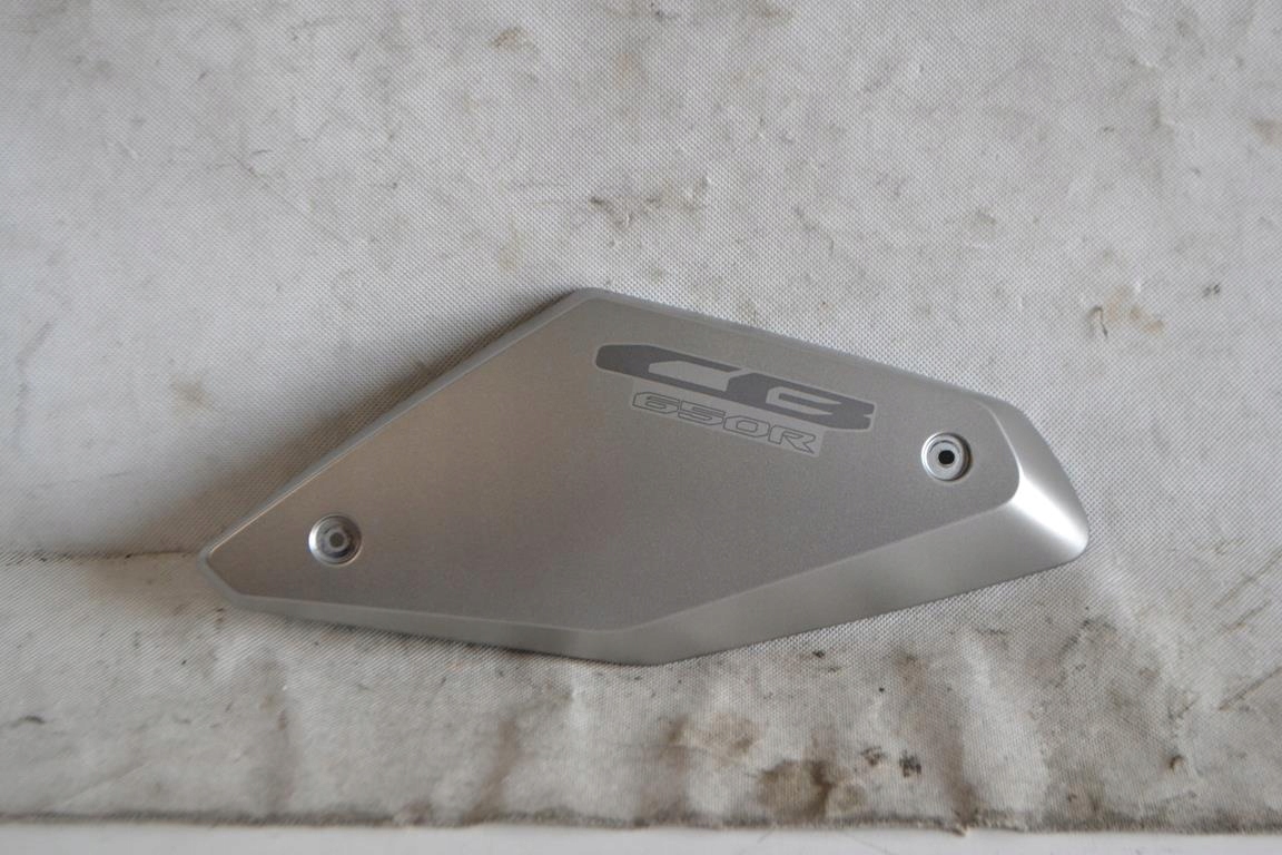 bočná strana krytu Honda CB650R Cb 650 R