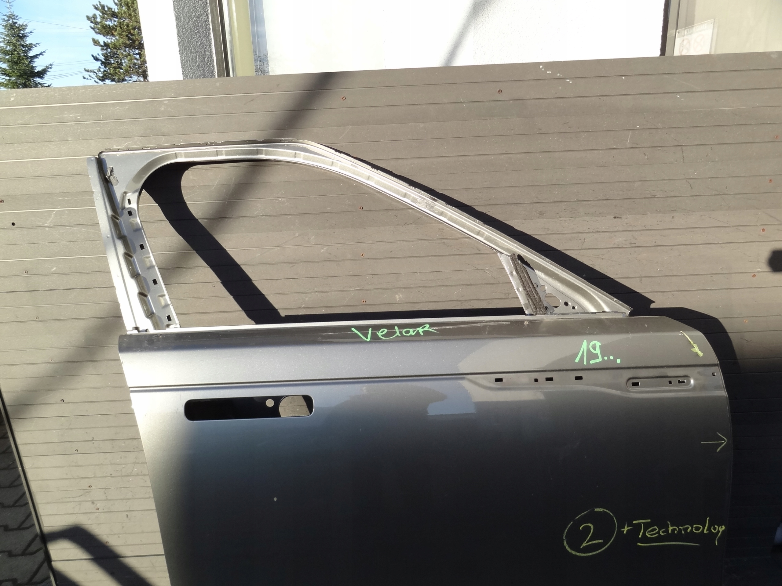 RANGE ROVER VELAR L560 DRZWI PRZEDNIE PRAWE ORYGINAL Producent części Land Rover OE