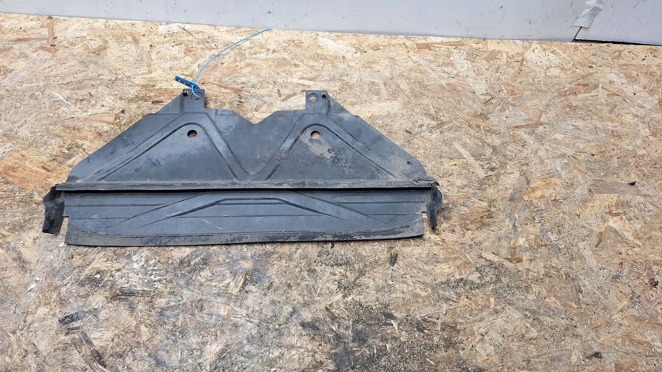 cover lower radiator 7128503 BMW E90 E92 E93 N43 N53