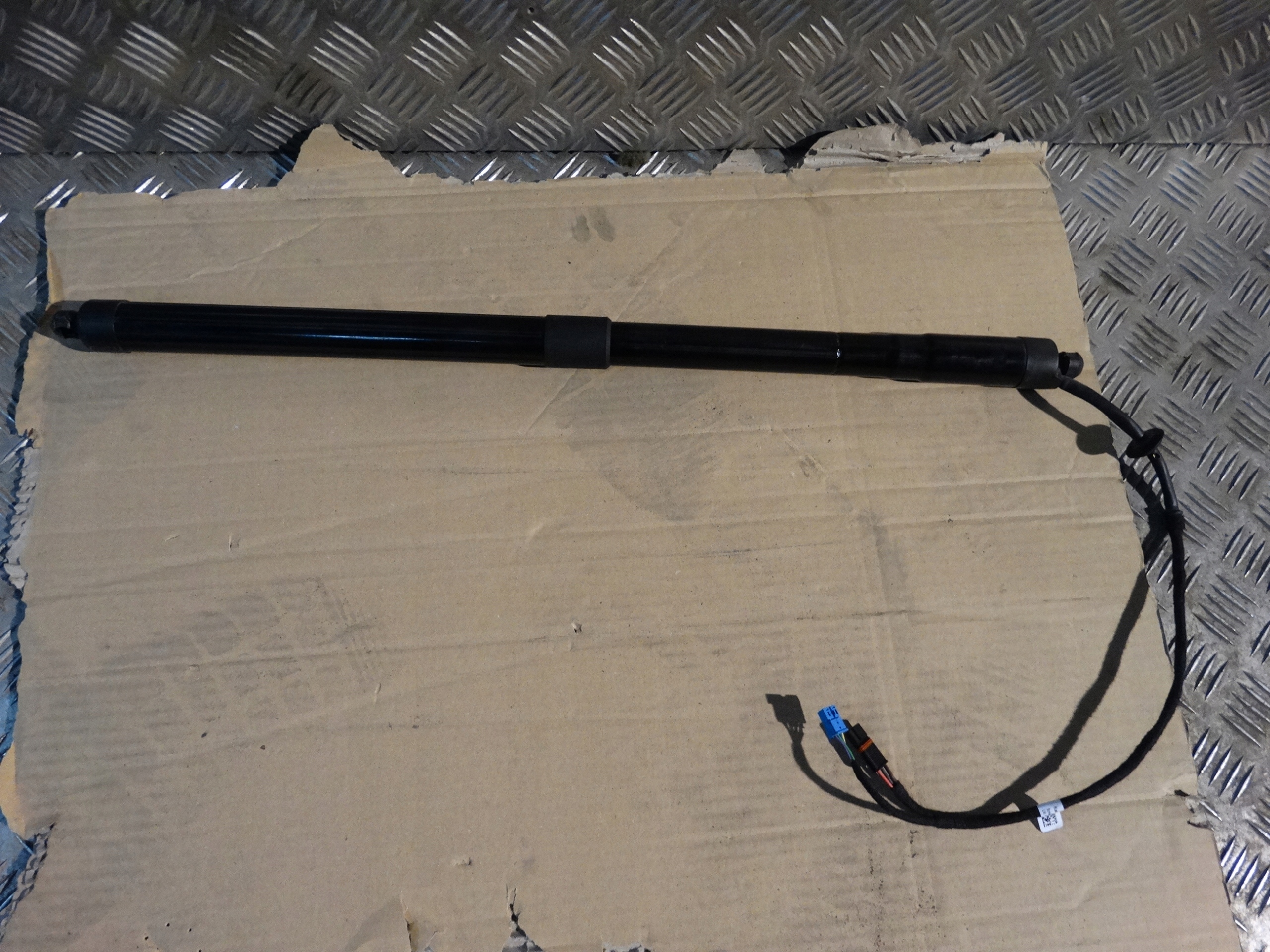 IDEALNY damper bonnet PORSCHE PANAMERA 970 1