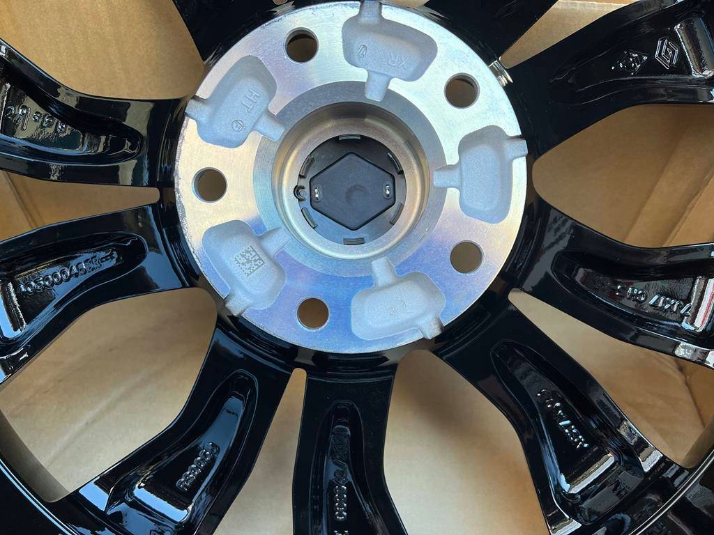 Felgi Aluminiowe 17 Cali Nissan Leaf Primera Qashqai X-Trail 403000483R Rozstaw śrub 5x114.3