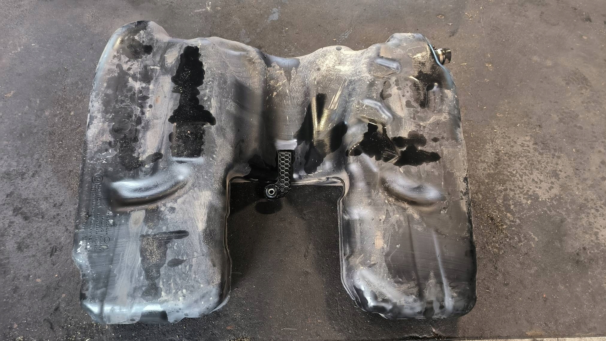 spremnik goriva rezervoar 3.0 D BMW X6 F16