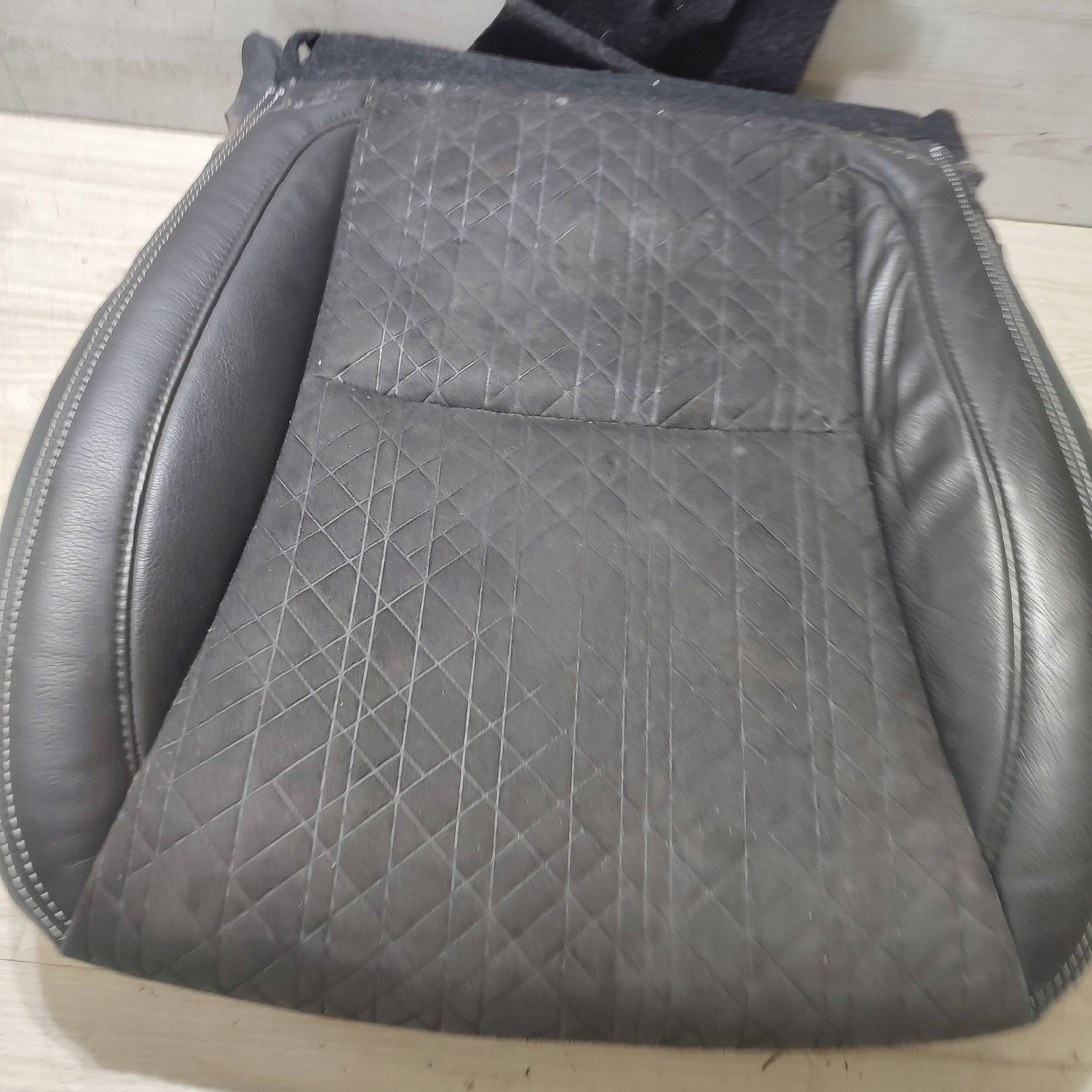 siedzisko Blende Abdeckung SITZ vorne Seite links Suzuki Vitara (LY)