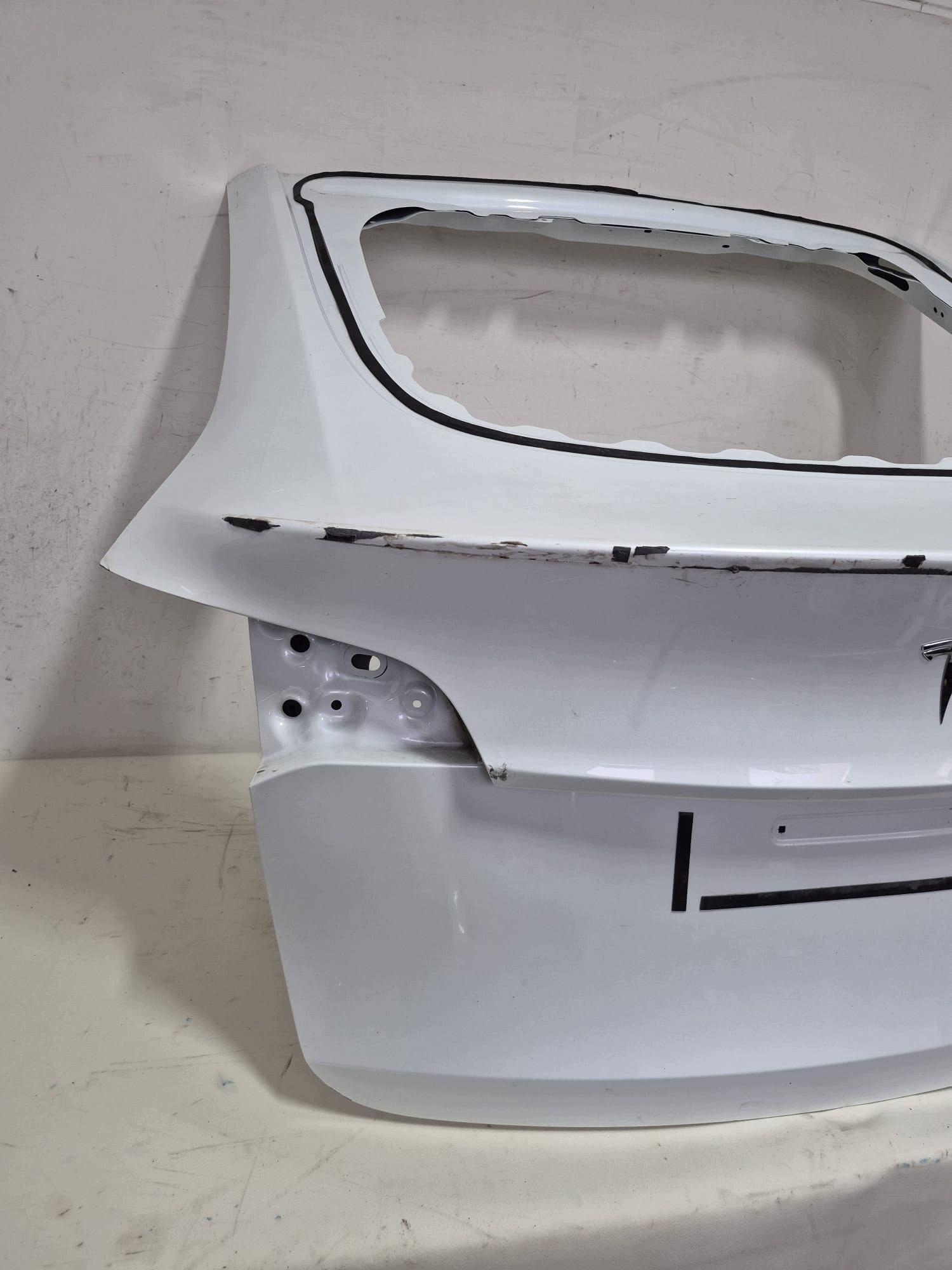 TESLA MODEL Y 20- trunk door boot rear part rear